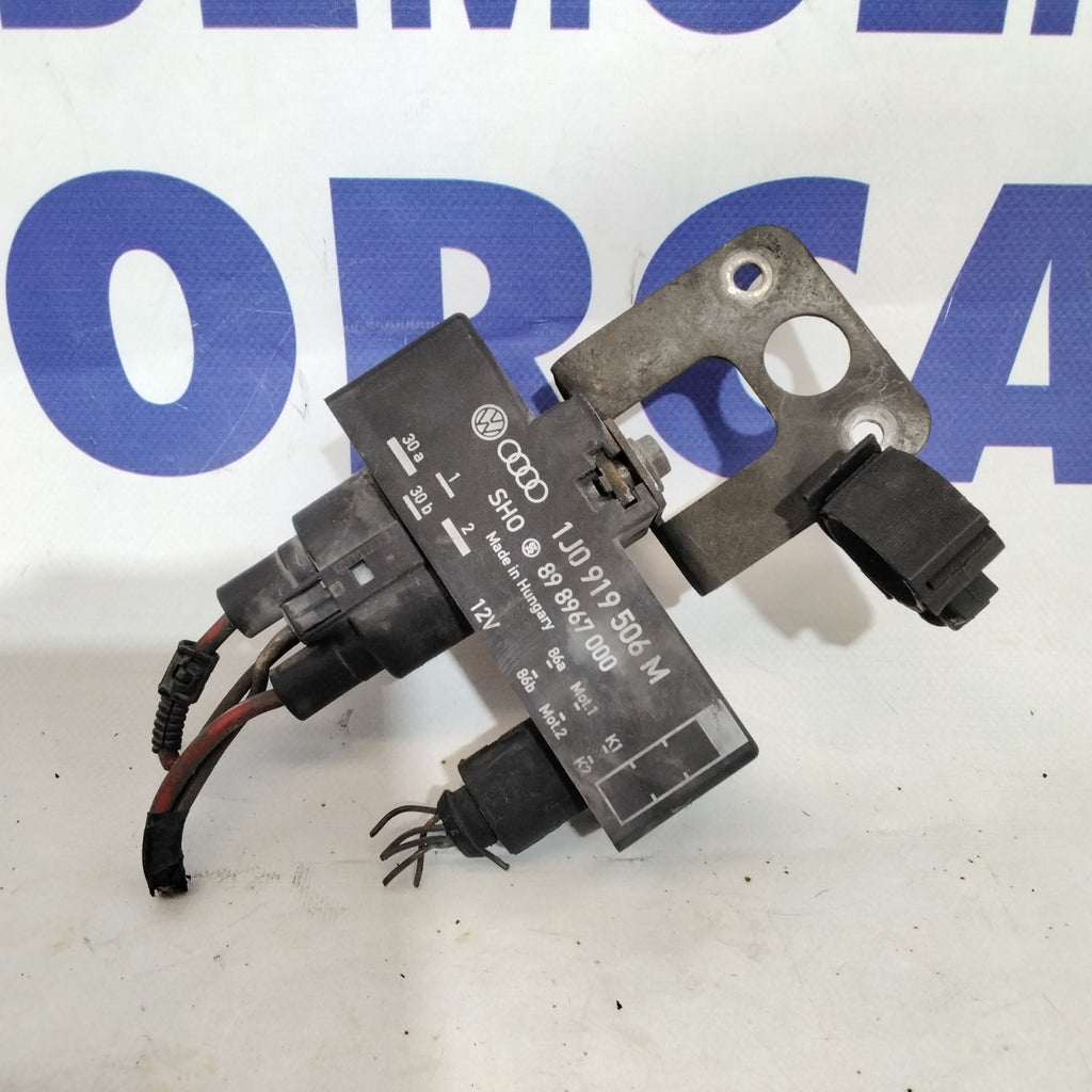 Centralita ventilador radiador Volkswagen Polo / Skoda Fabia 1.4 diésel año 2002 código: 898967000