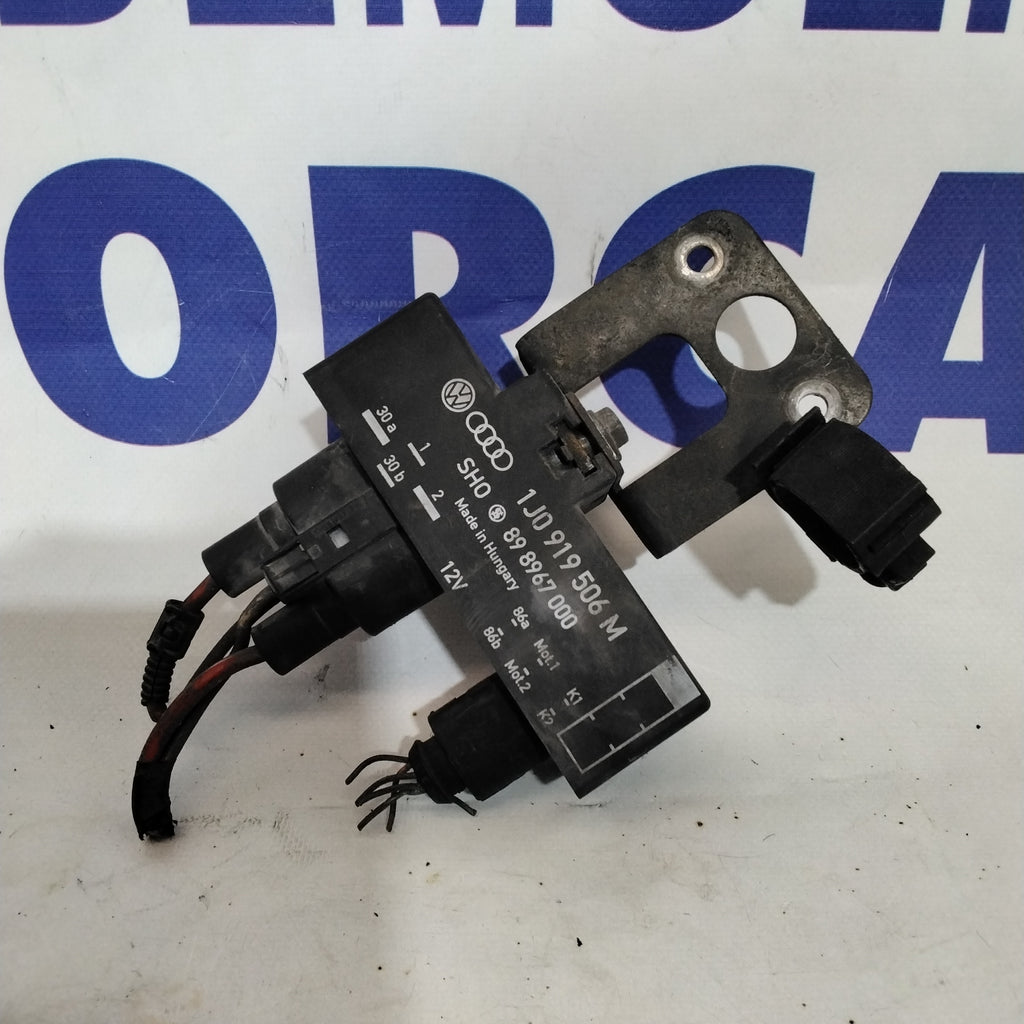 Centralita ventilador radiador Volkswagen Polo / Skoda Fabia 1.4 diésel año 2002 código: 898967000