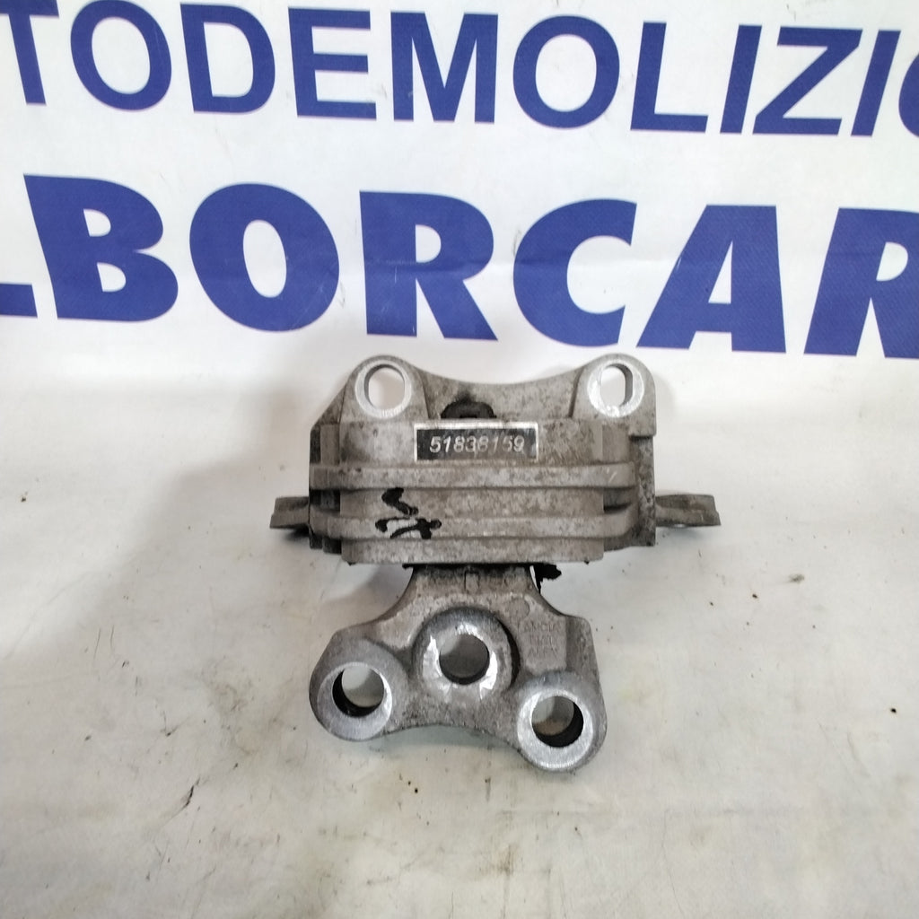 Supporto motore sinistro alfa romeo giulietta 1.4 turbo benzina anno 2016