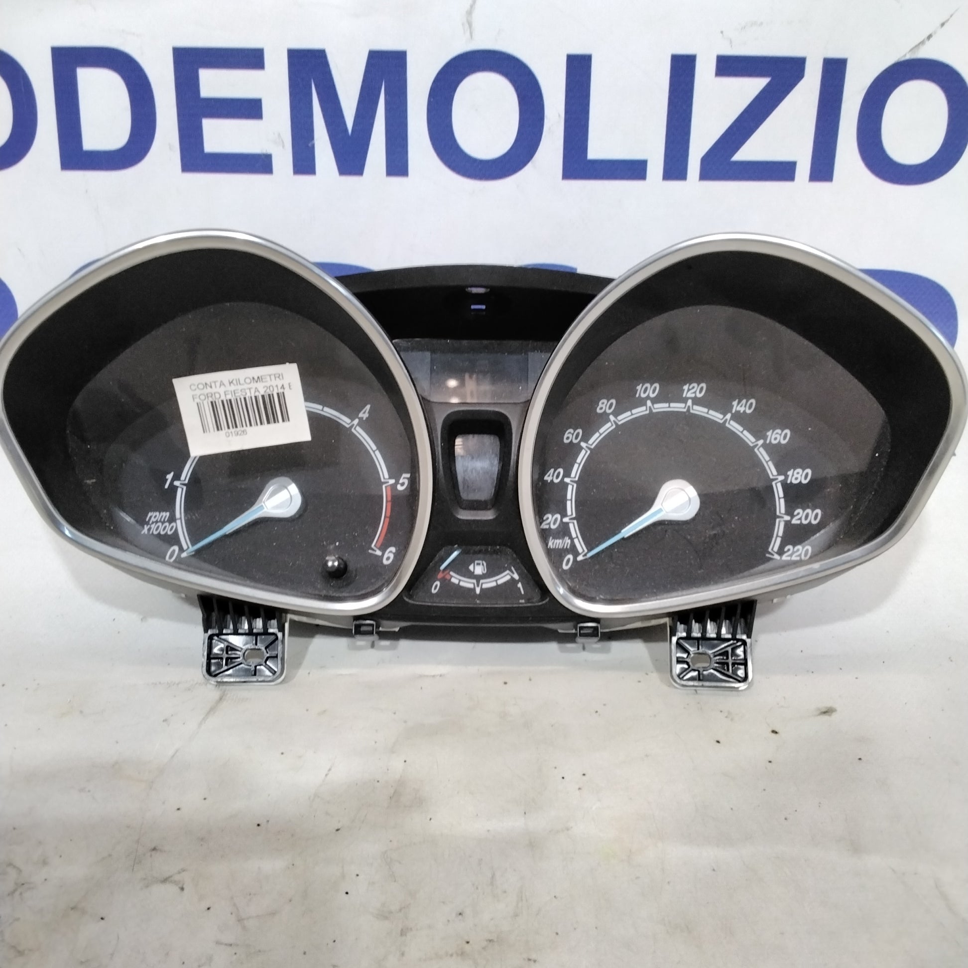 Cuadro de instrumentos / cuentakilómetros Ford Fiesta 1.4 gasolina año 2014 código: A12833389