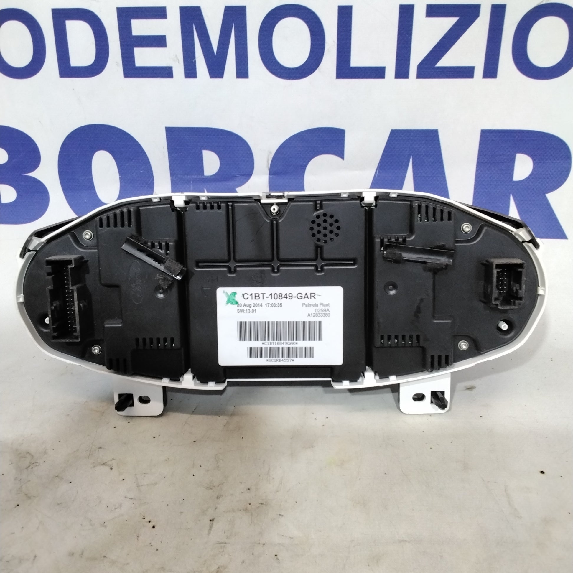 Cuadro de instrumentos / cuentakilómetros Ford Fiesta 1.4 gasolina año 2014 código: A12833389