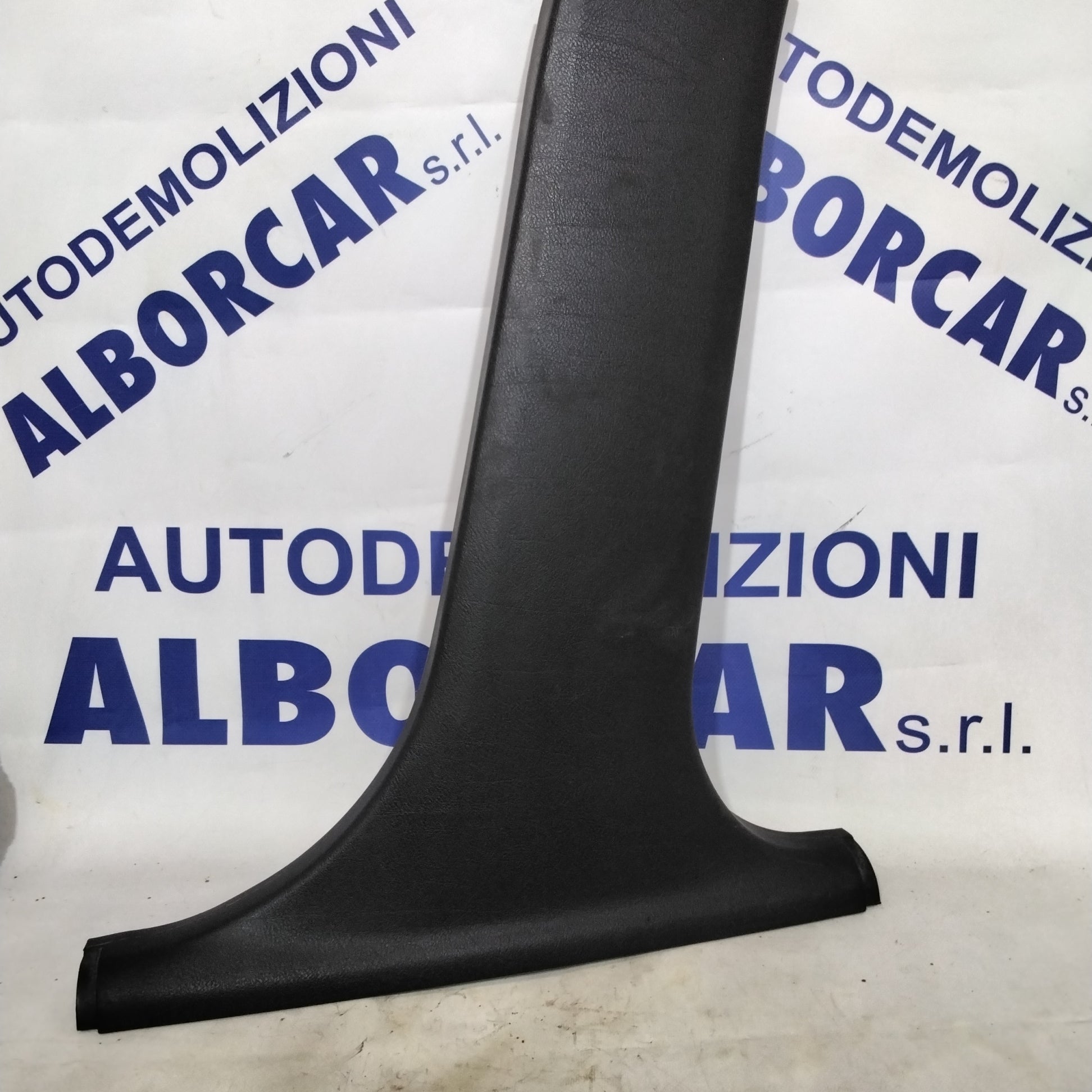 Rivestimento inferiore montante centrale destro BMW z3 anno 1998 codice:8198682