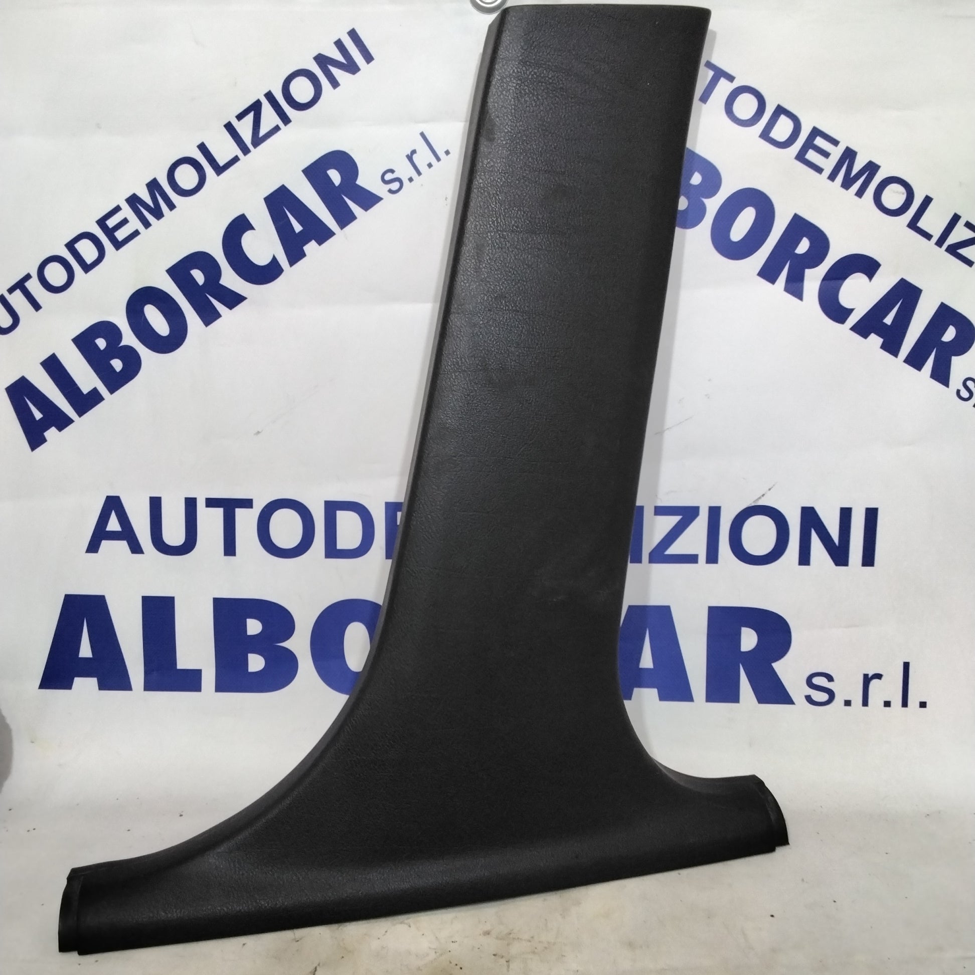 Rivestimento inferiore montante centrale destro BMW z3 anno 1998 codice:8198682