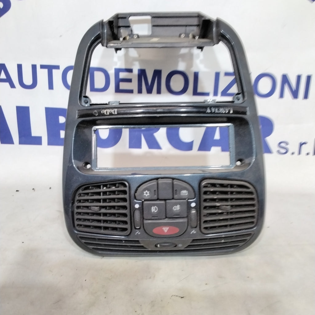 Comando luce quattro frecce con bocchetta aria lancia ypsilon  anno 2002