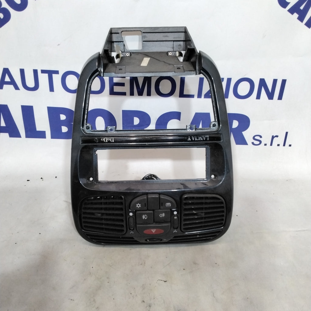 Comando luce quattro frecce con bocchetta aria lancia ypsilon  anno 2002