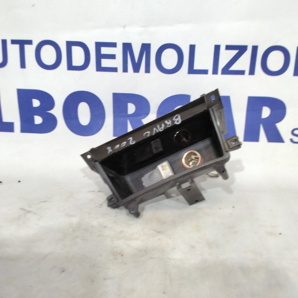  Rivestimento inferiore Cruscotto Accendisigari FIAT Bravo 2007 codice:735431190