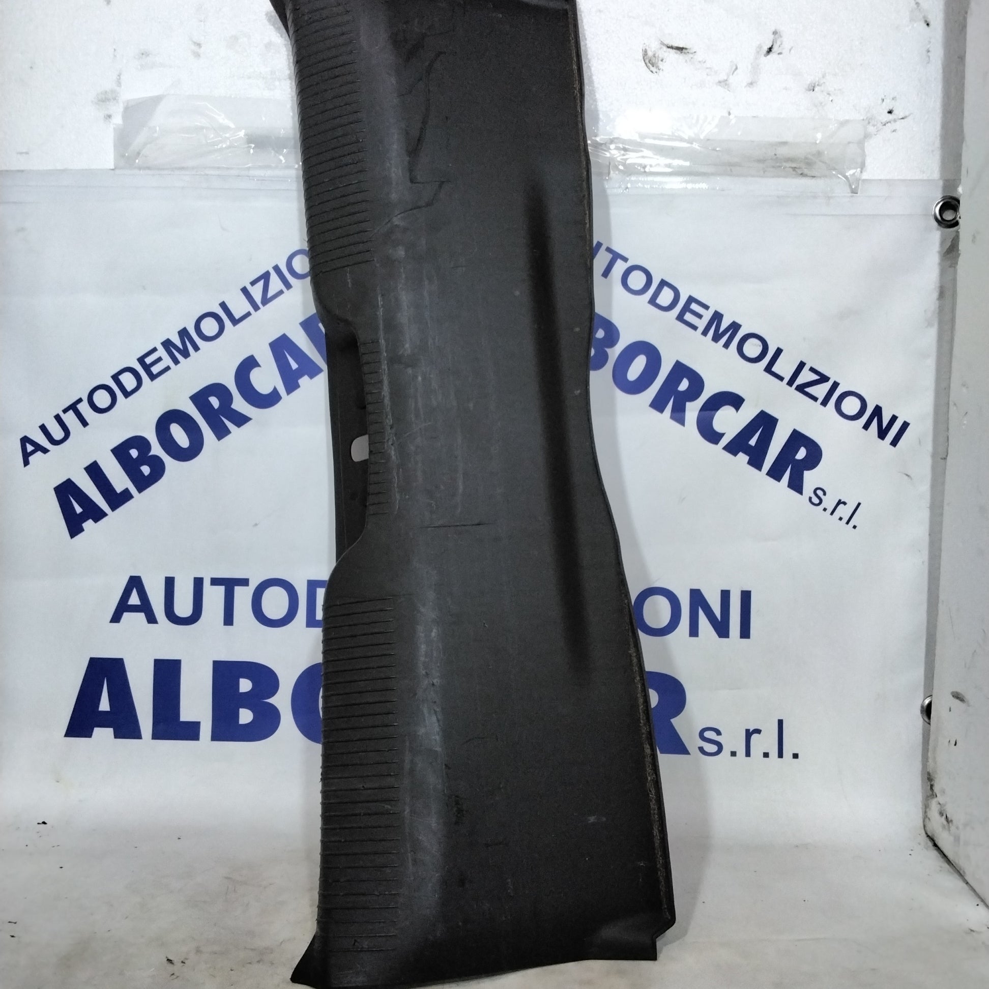 Rivestimento batticofano posteriore alfa romeo giulietta anno 2016 codice:156078896