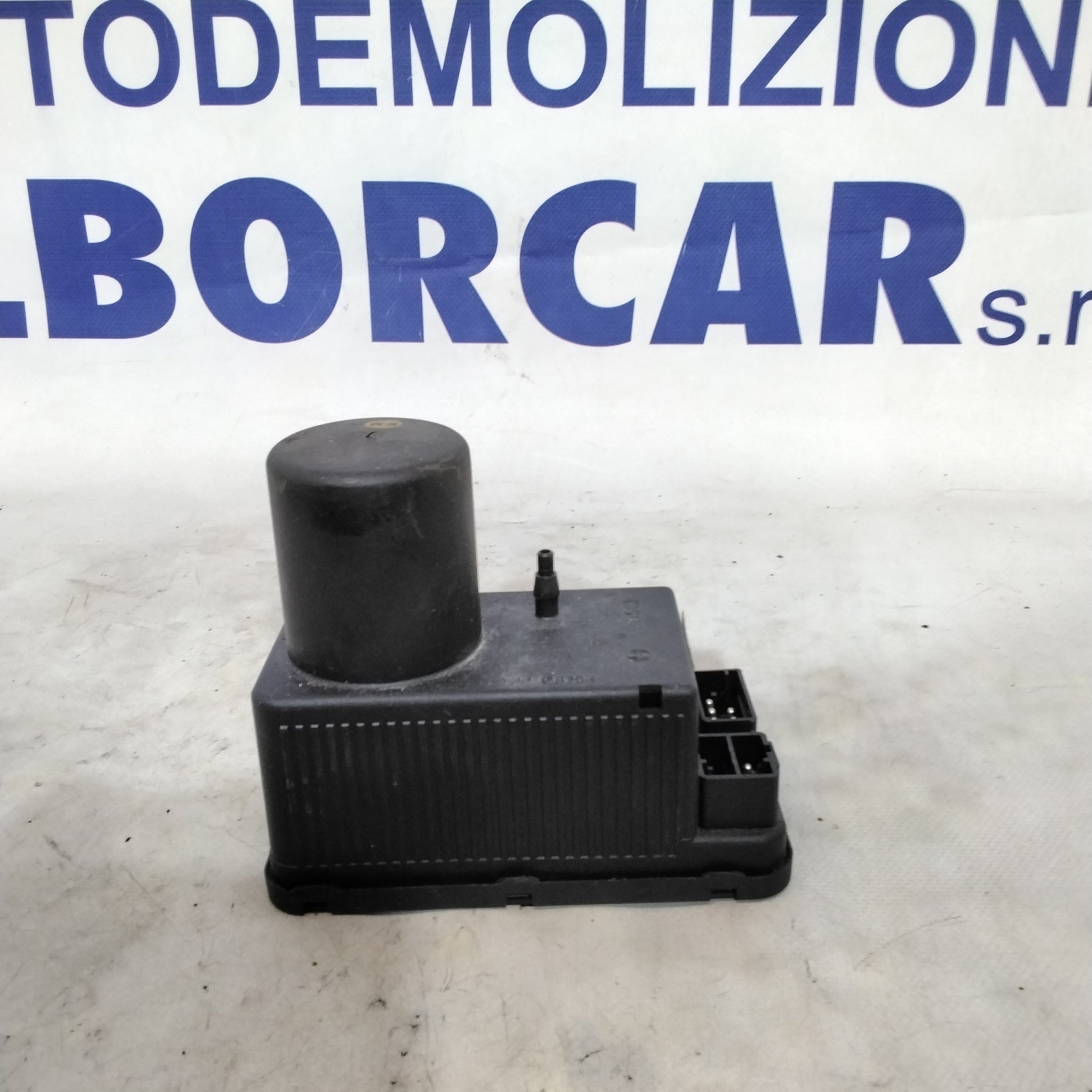 Pompa chiusura centralizzata mercedes classe C W202 anno 1993/2000 codice:0132006349