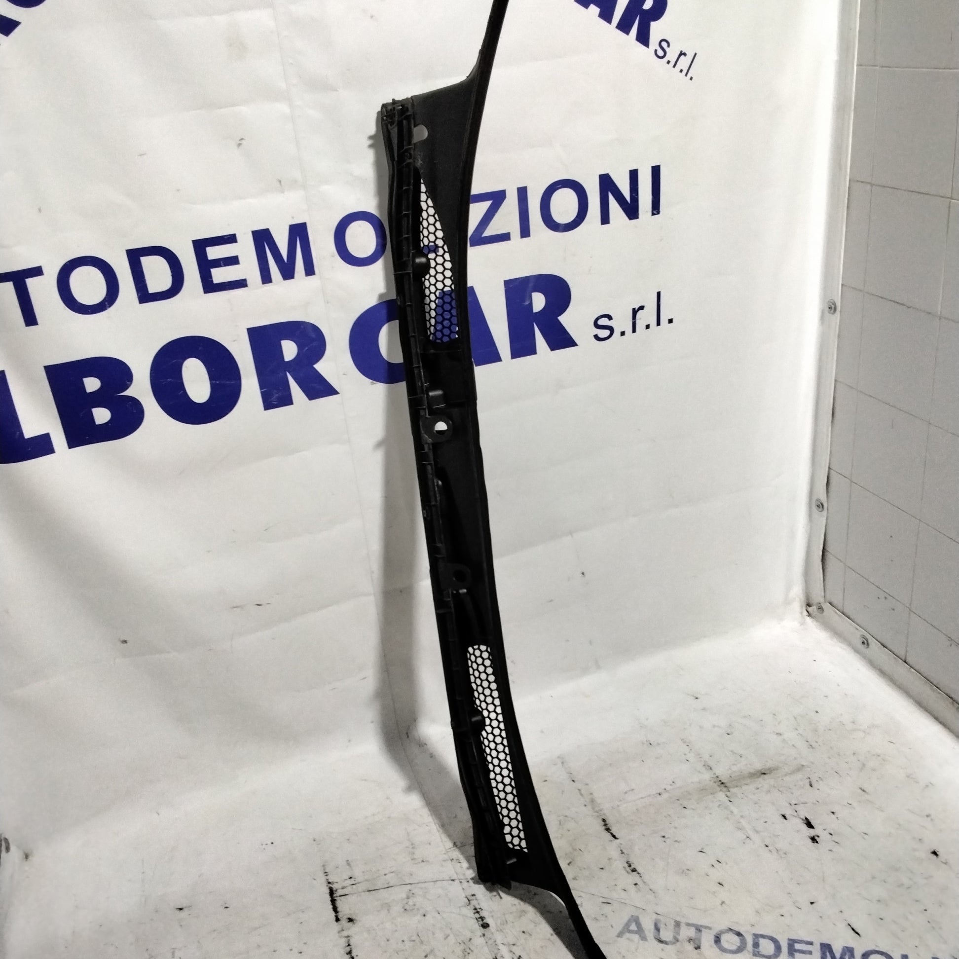 external under-windshield grille alfa romeo giulietta year 2016 code:156085704