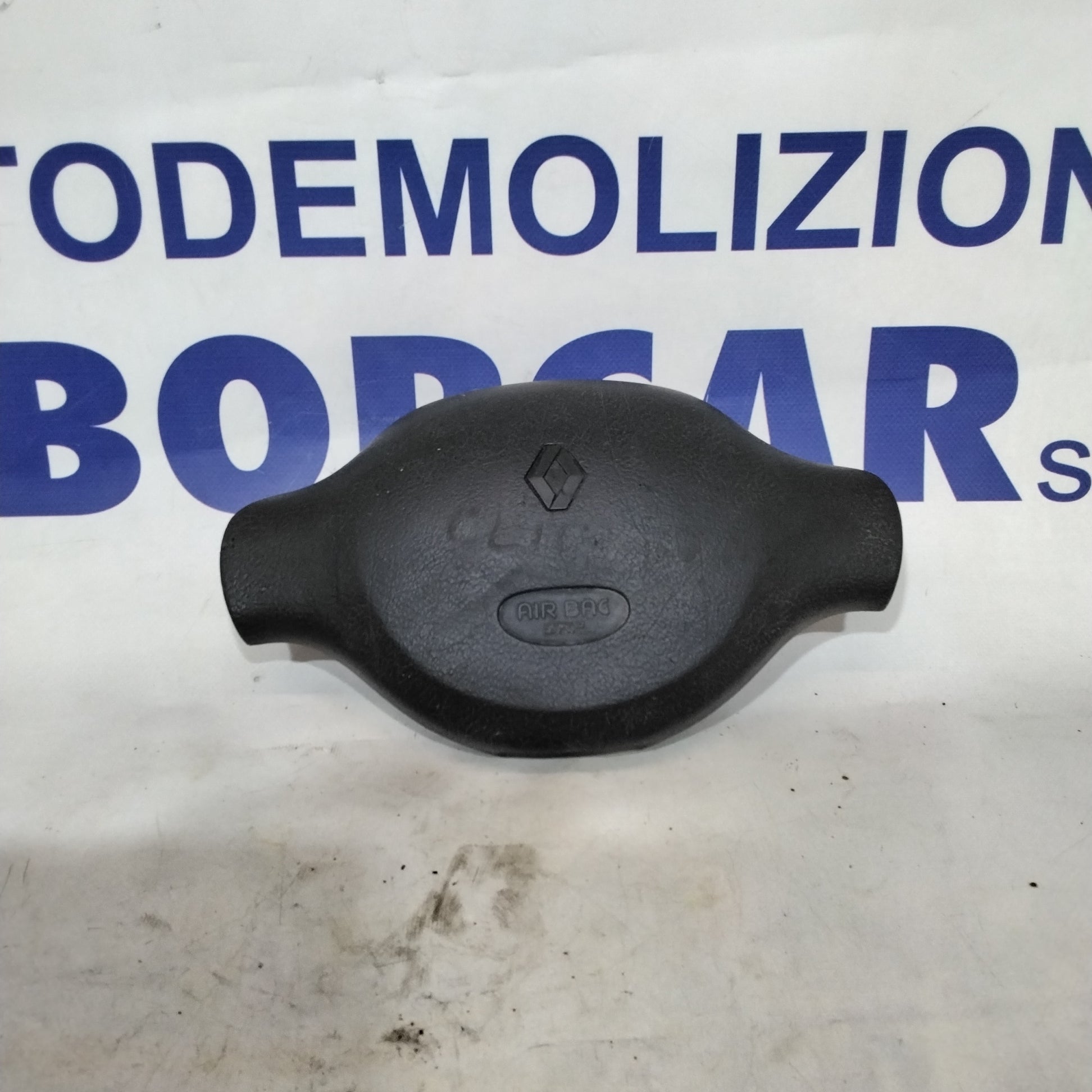 Steering wheel airbag Renault Clio year 2000 code: 7700420170