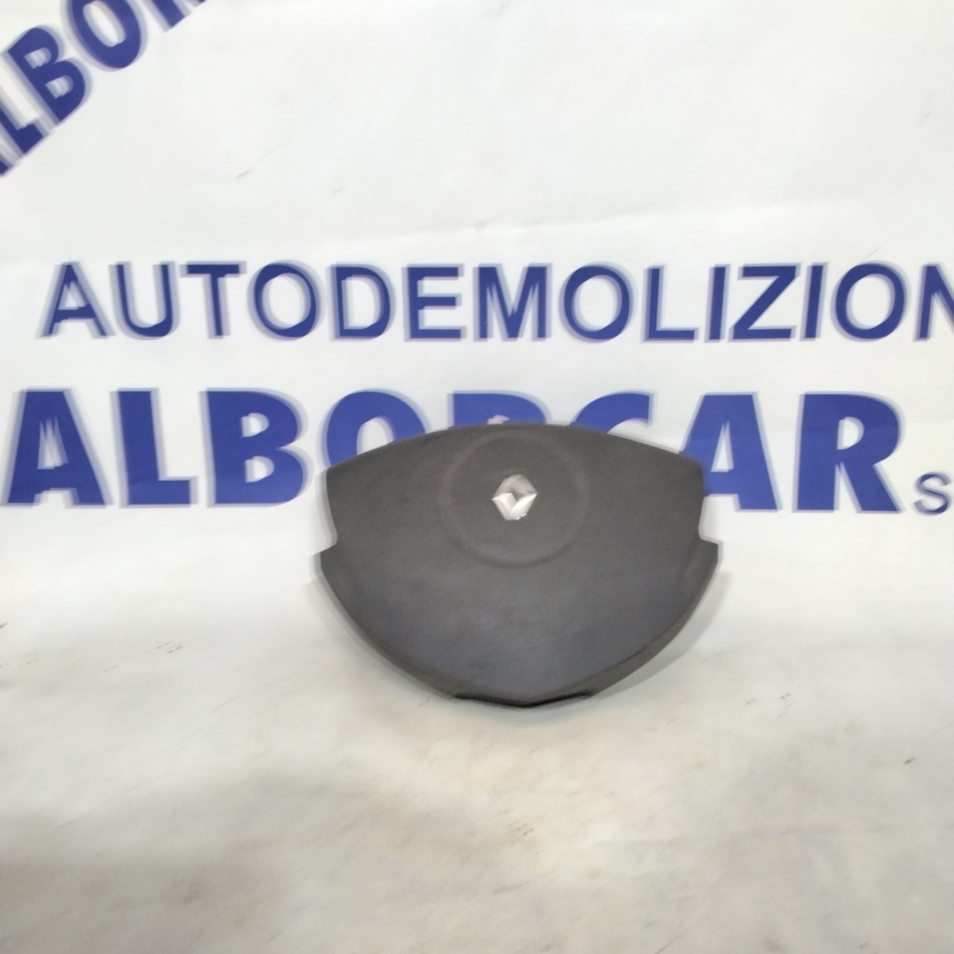 Steering wheel airbag Renault Clio year 2001/2005 code: 8200057780