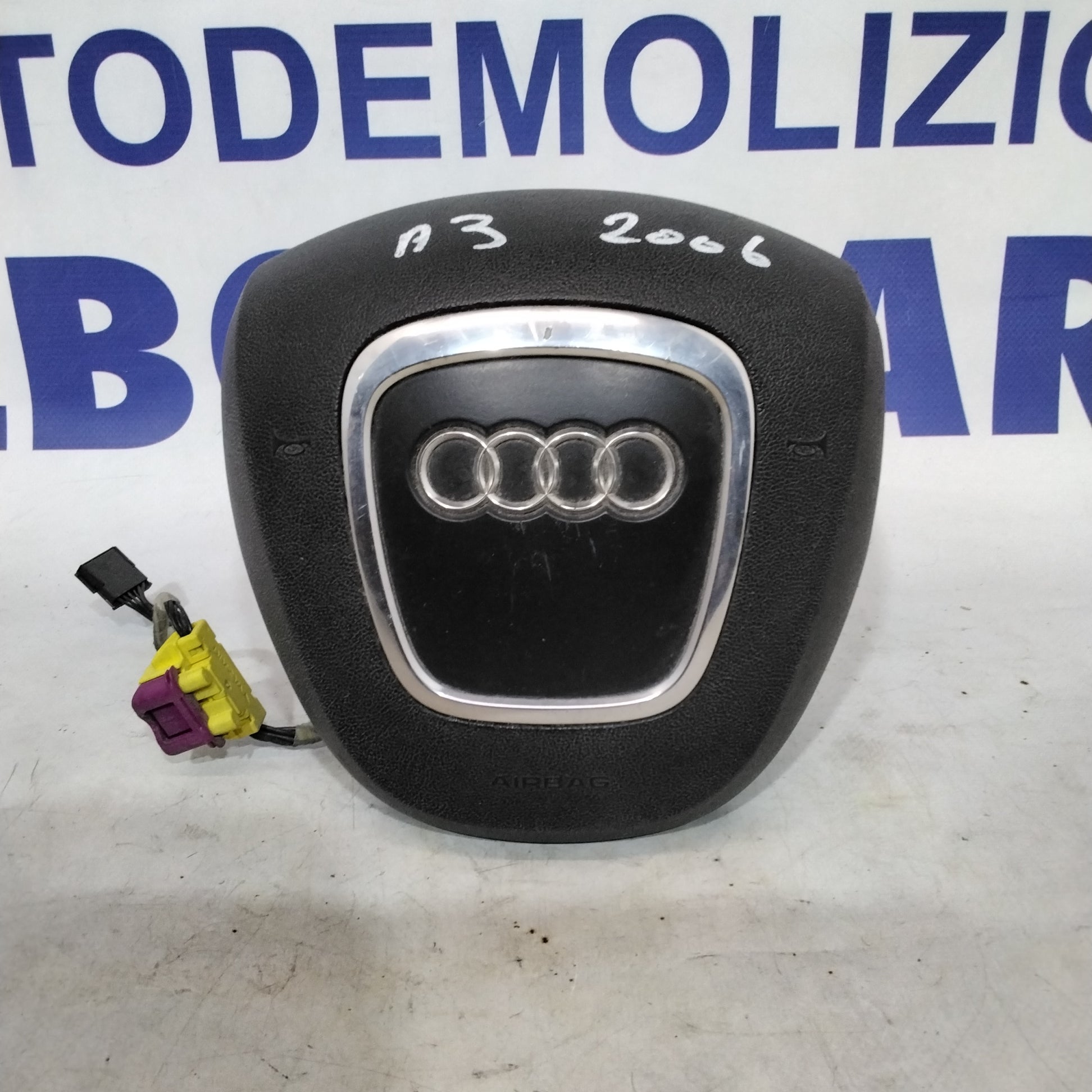 Airbag volante audi A3 anno 2006 codice:4F0880201BA