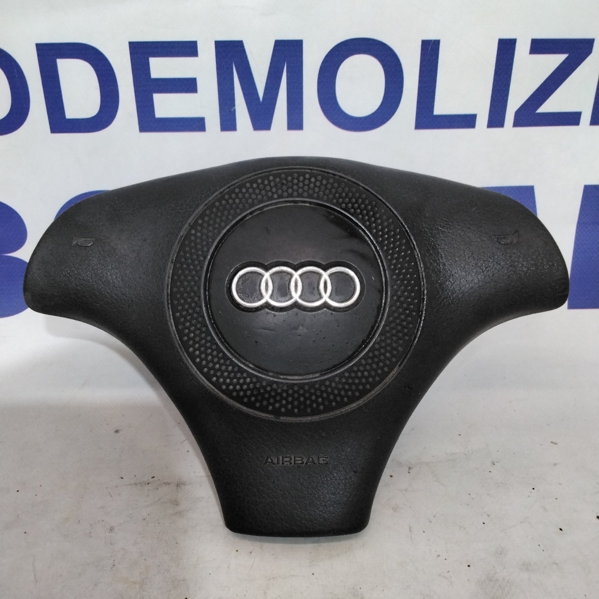 Airbag volante audi A4 B5 anno 1999 codice:8D0880201H