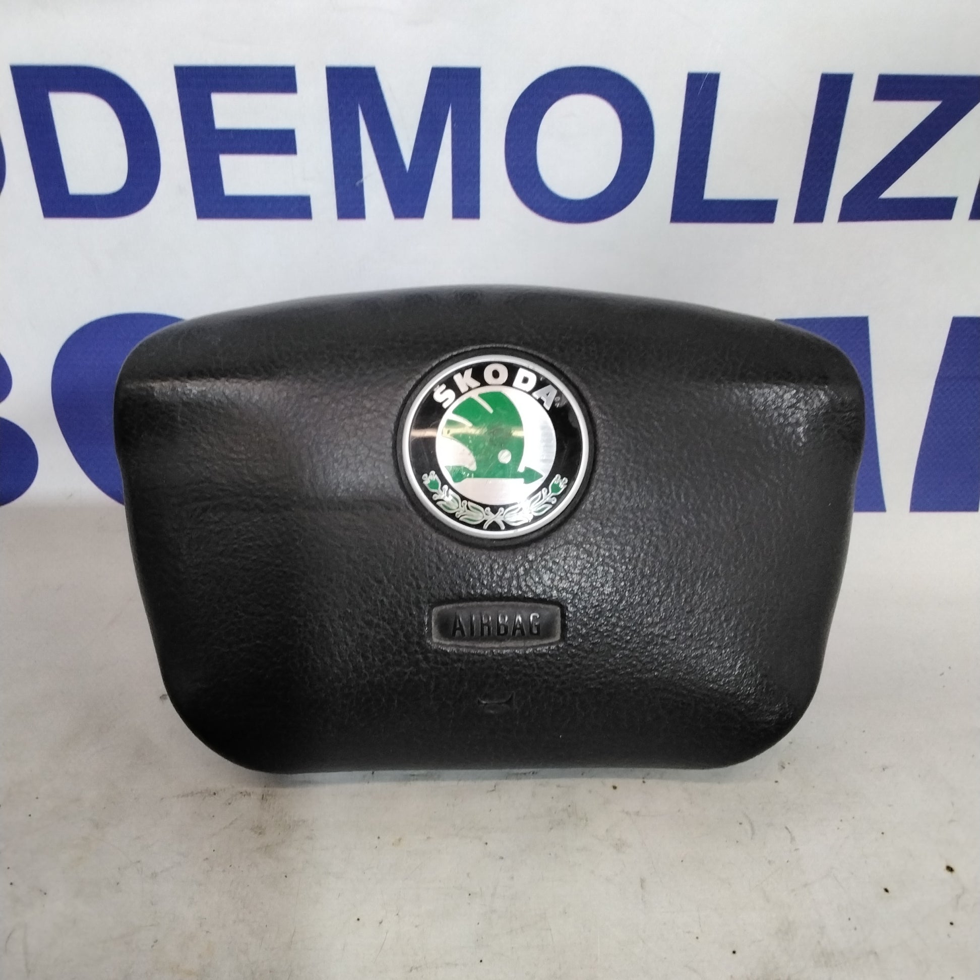 Steering wheel airbag Skoda year 1999 code: FG/BAMPT10457