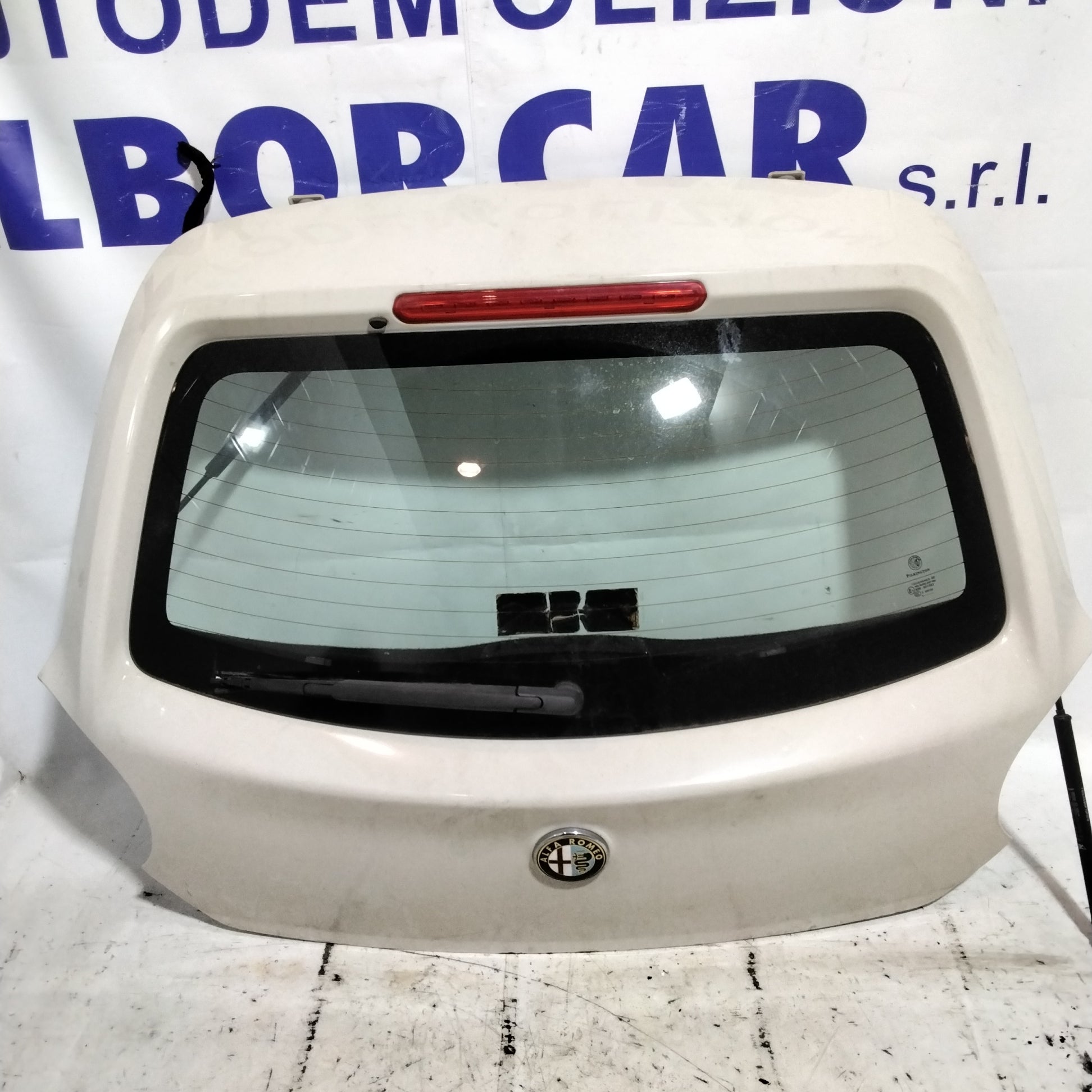 Tapa de maletero Alfa Romeo Mito año 2008