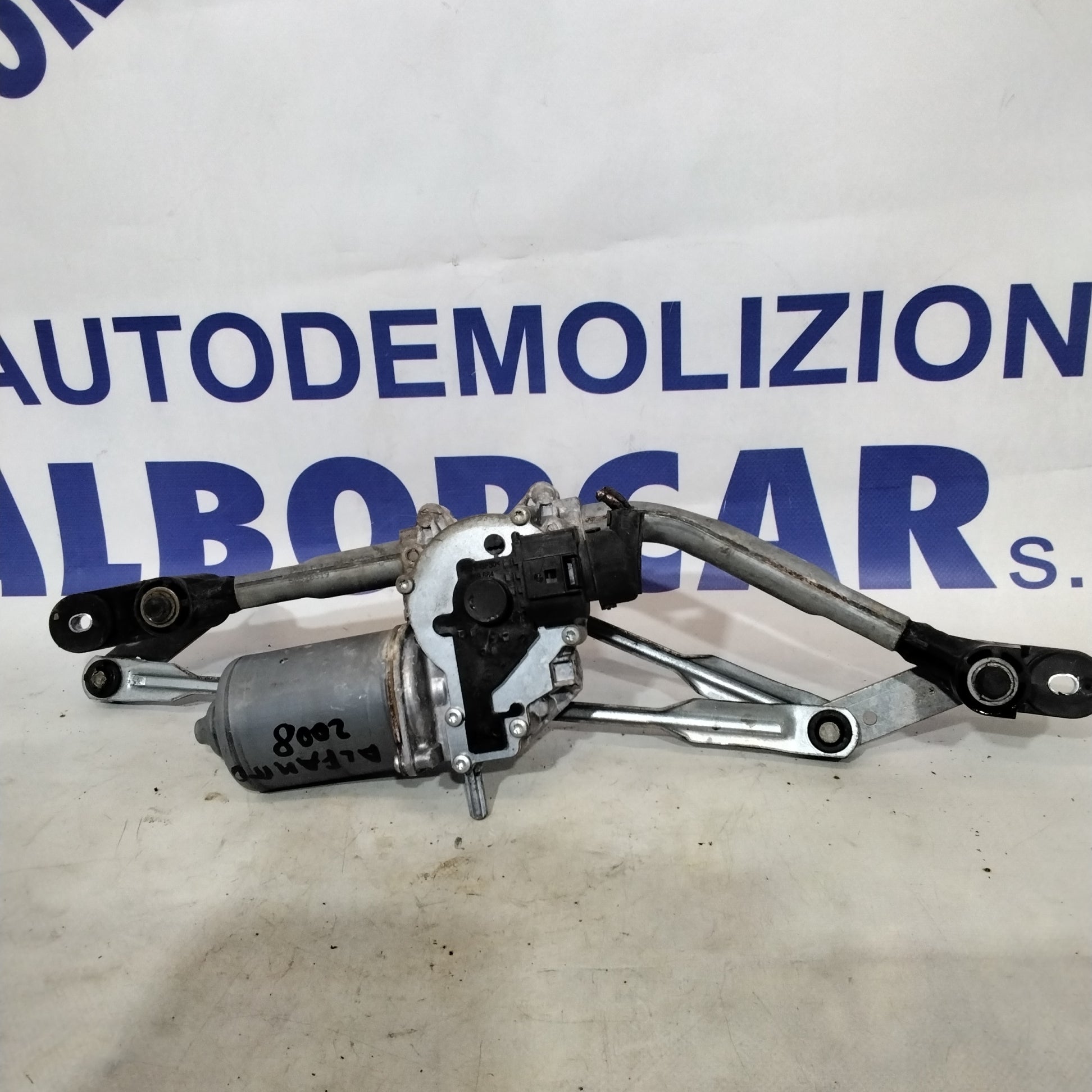 Alfa Romeo Mito 1.6 Multijet year 2008 wiper motor code: WOOO9106