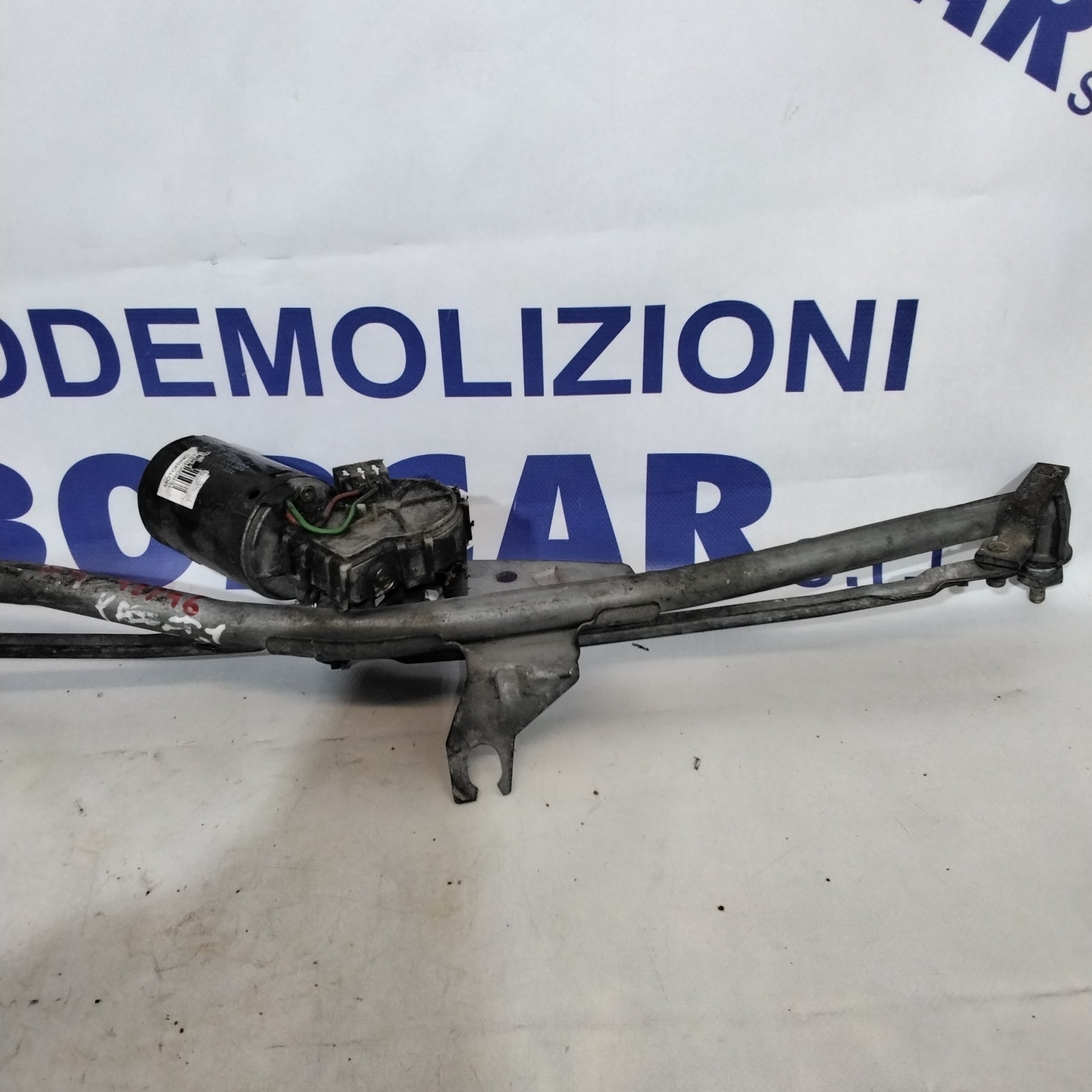 Motor de limpiaparabrisas Volkswagen Passat B4 año 1992/1996 código: 039024108