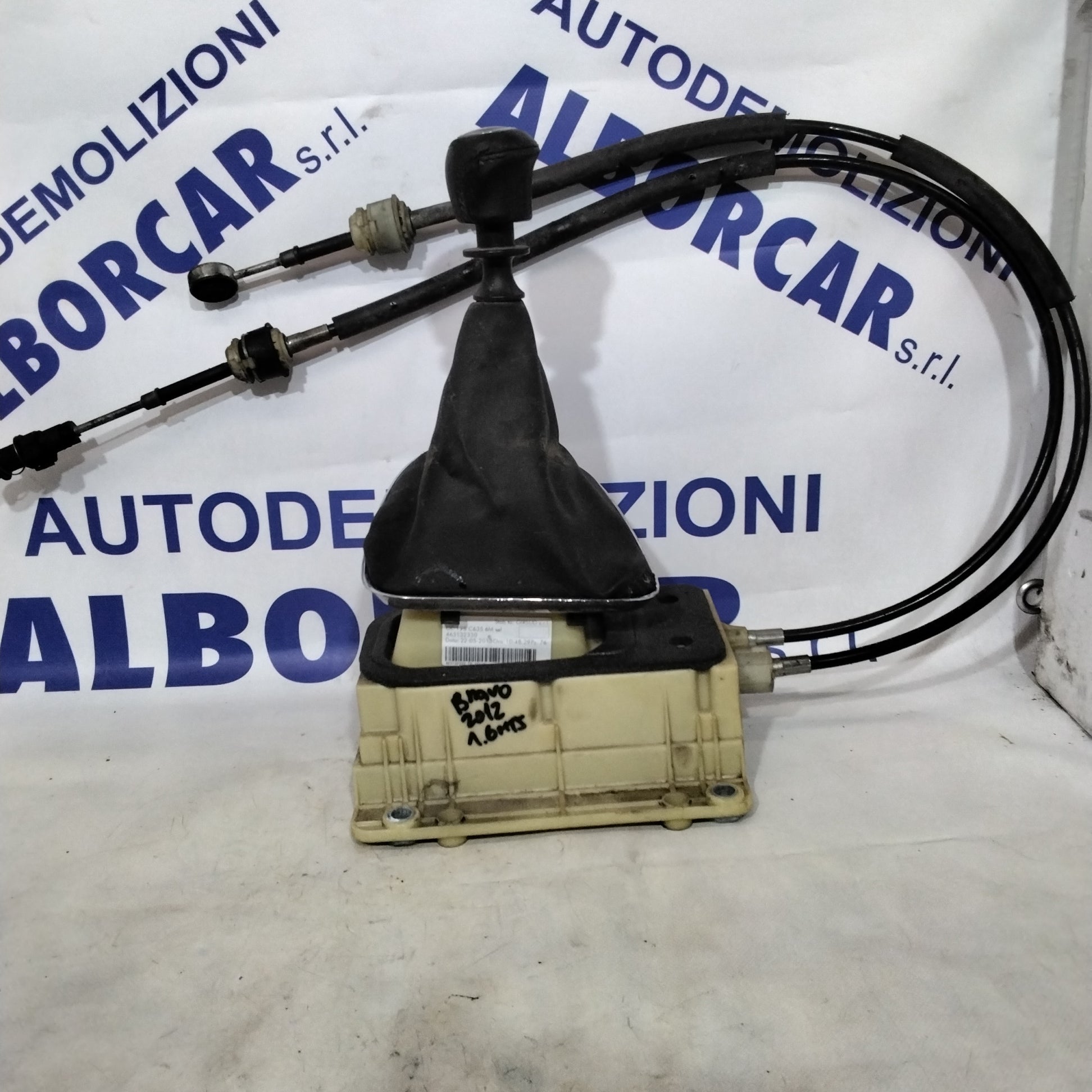 Complete gear lever Fiat Bravo year 2012 code: 463132330