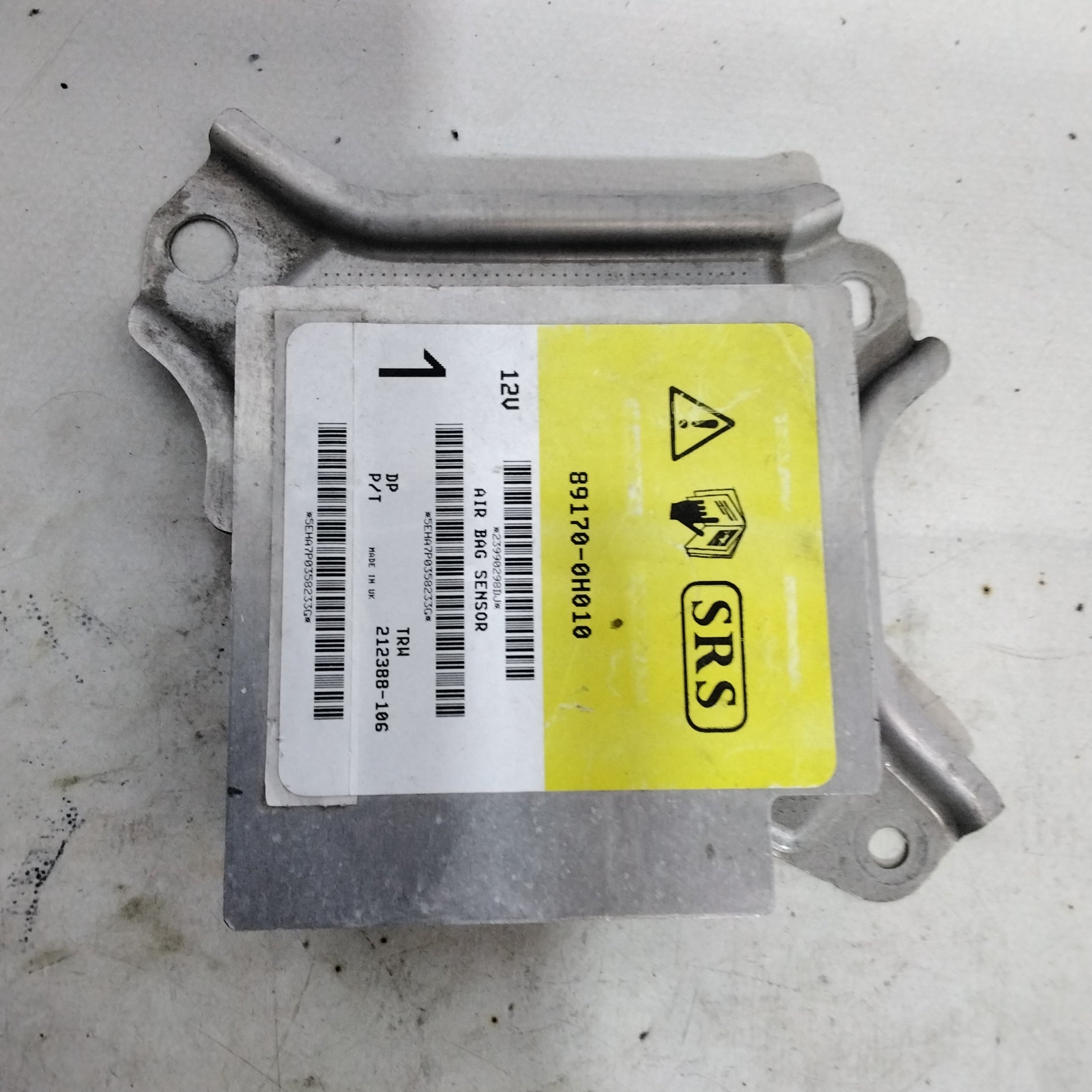 Airbag control unit Peugeot 107 year 2005 code: 891700H010