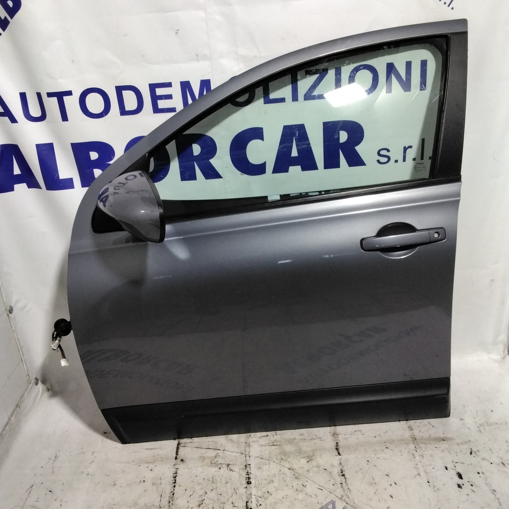 Puerta delantera izquierda Nissan Qashqai año 2008