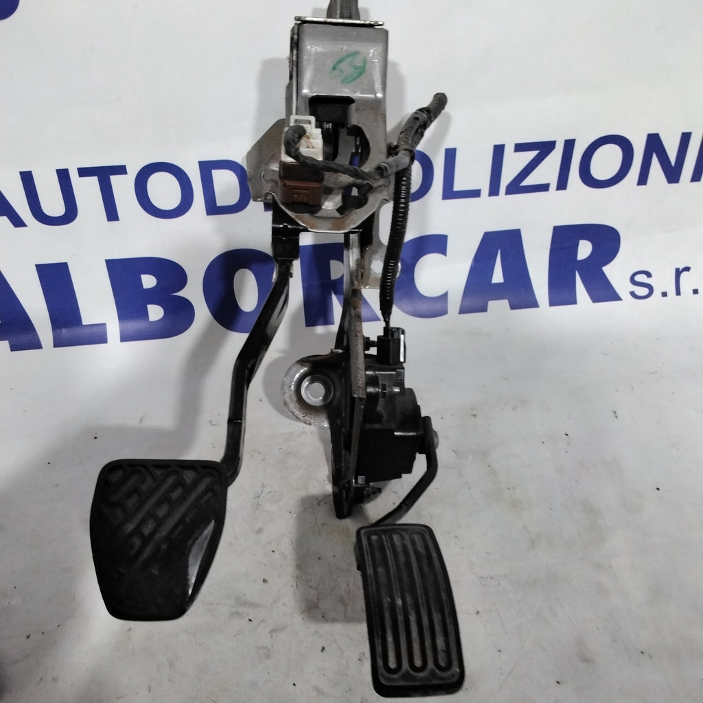 pedaliera nissan qashqai 2.0 dci anno 2008