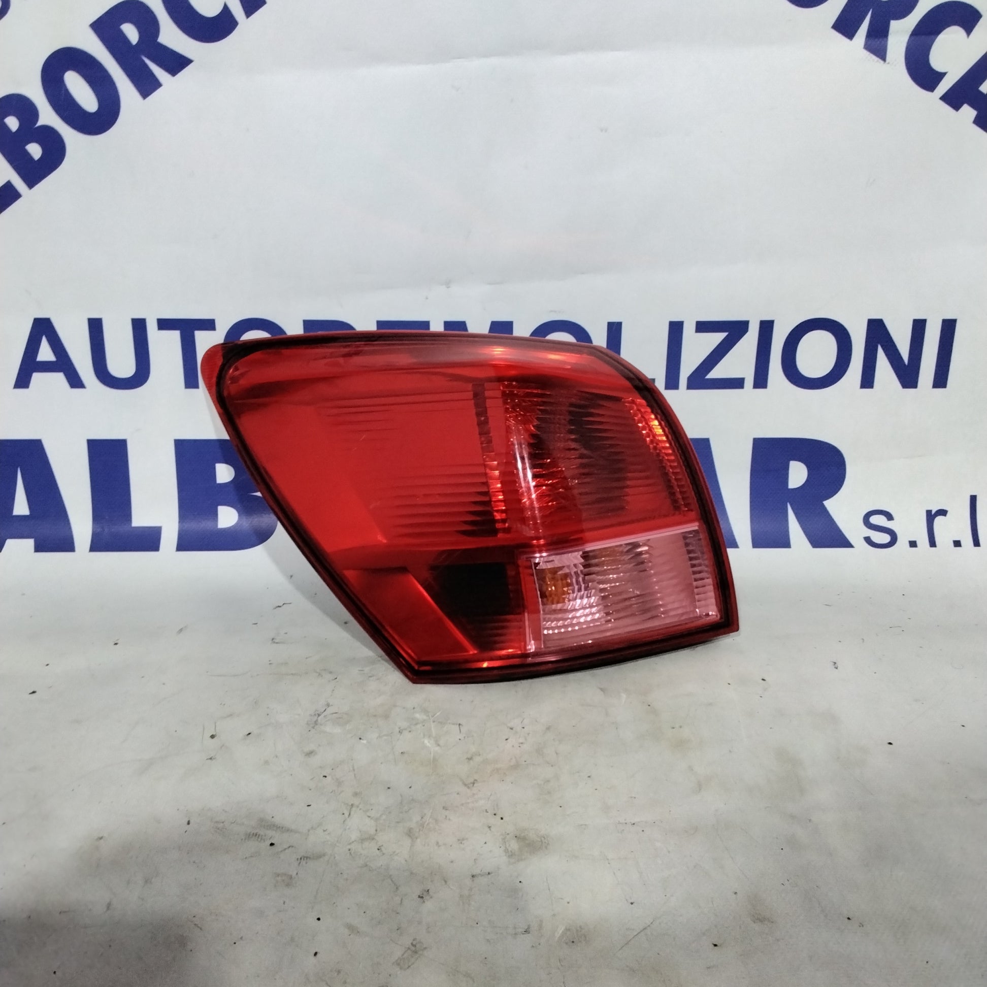 Fanale stop sinistro nissan qashqai anno 2008 codice:89070311(sf10p1)