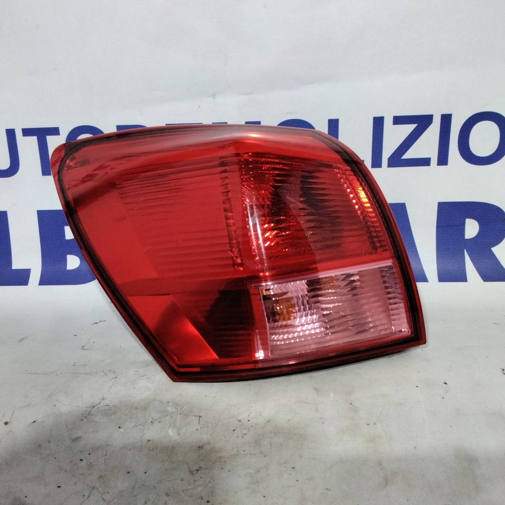 Fanale stop sinistro nissan qashqai anno 2008 codice:89070311(sf10p1)