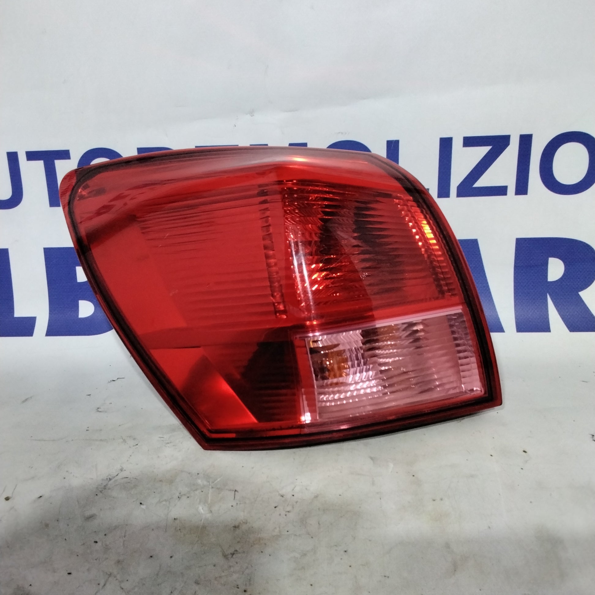 Fanale stop sinistro nissan qashqai anno 2008 codice:89070311(sf10p1)