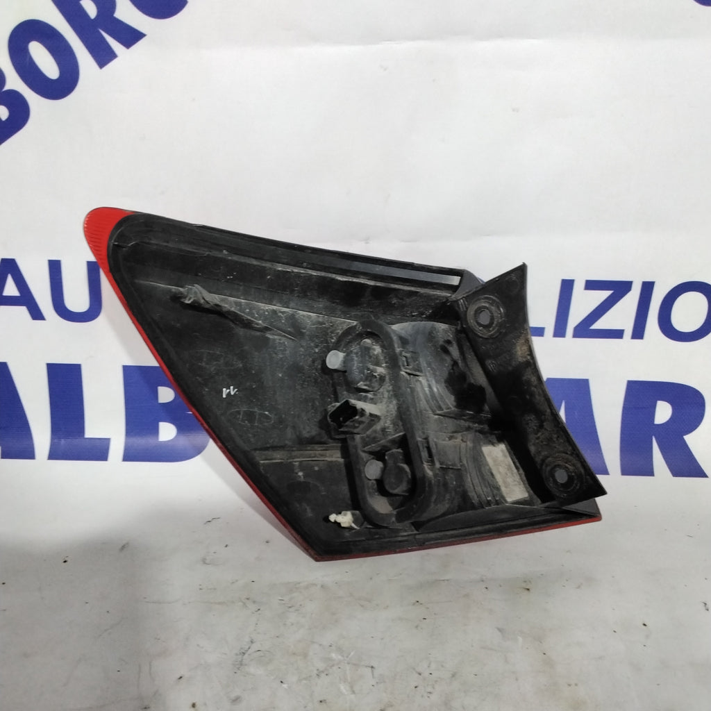 fanale stop destro nissan qashqai anno 2008 codice 89070312