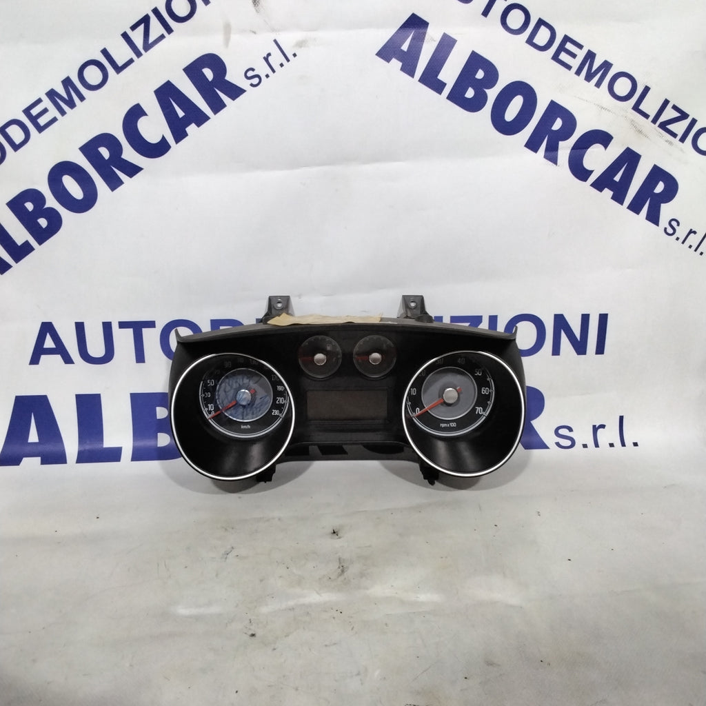 Cuadro de instrumentos / cuentakilómetros Fiat Grande Punto Evo 1.4 gasolina año 2012 código: 51917423