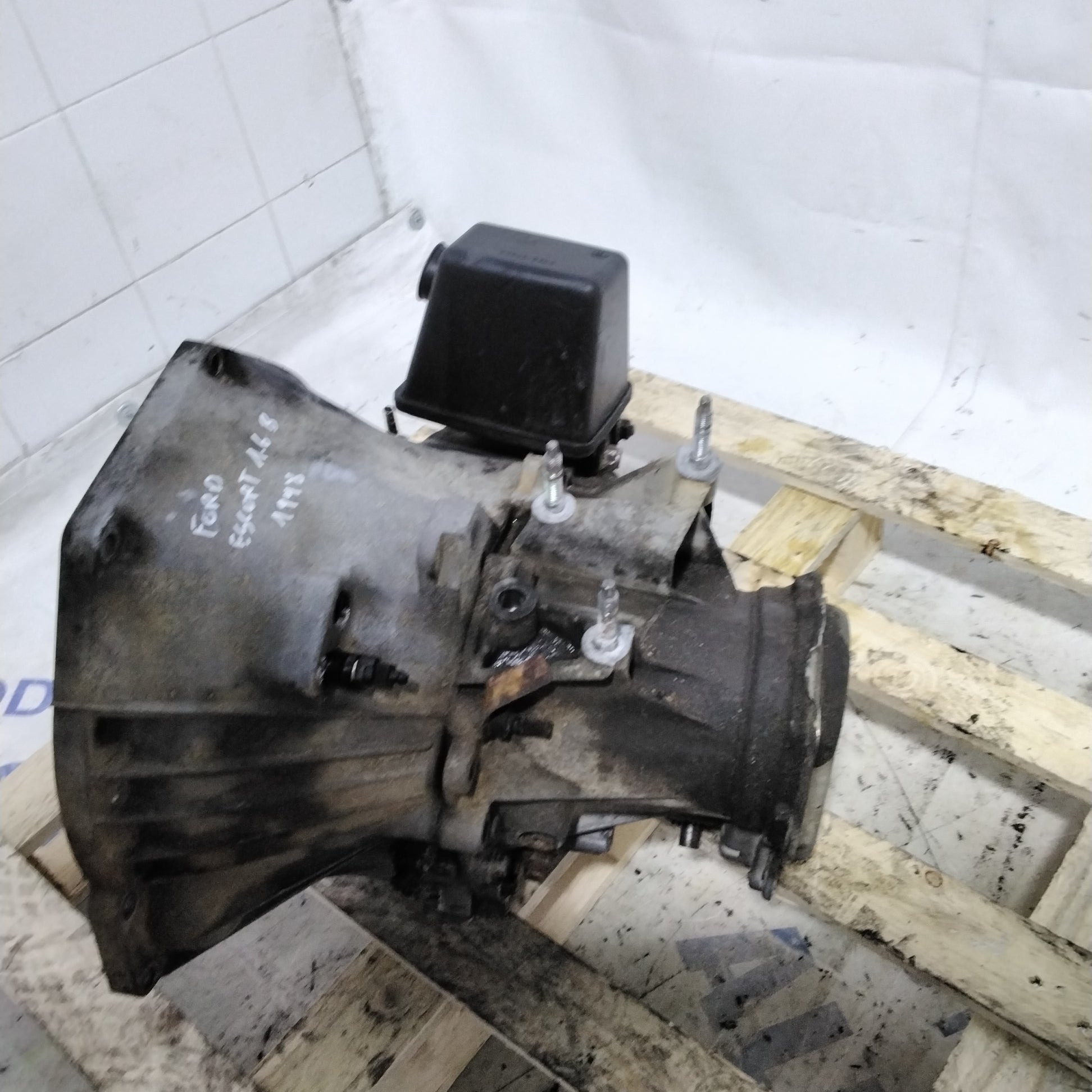 Cambio ford escort 1.6 benzina anno 1998 codice:96WT7F096