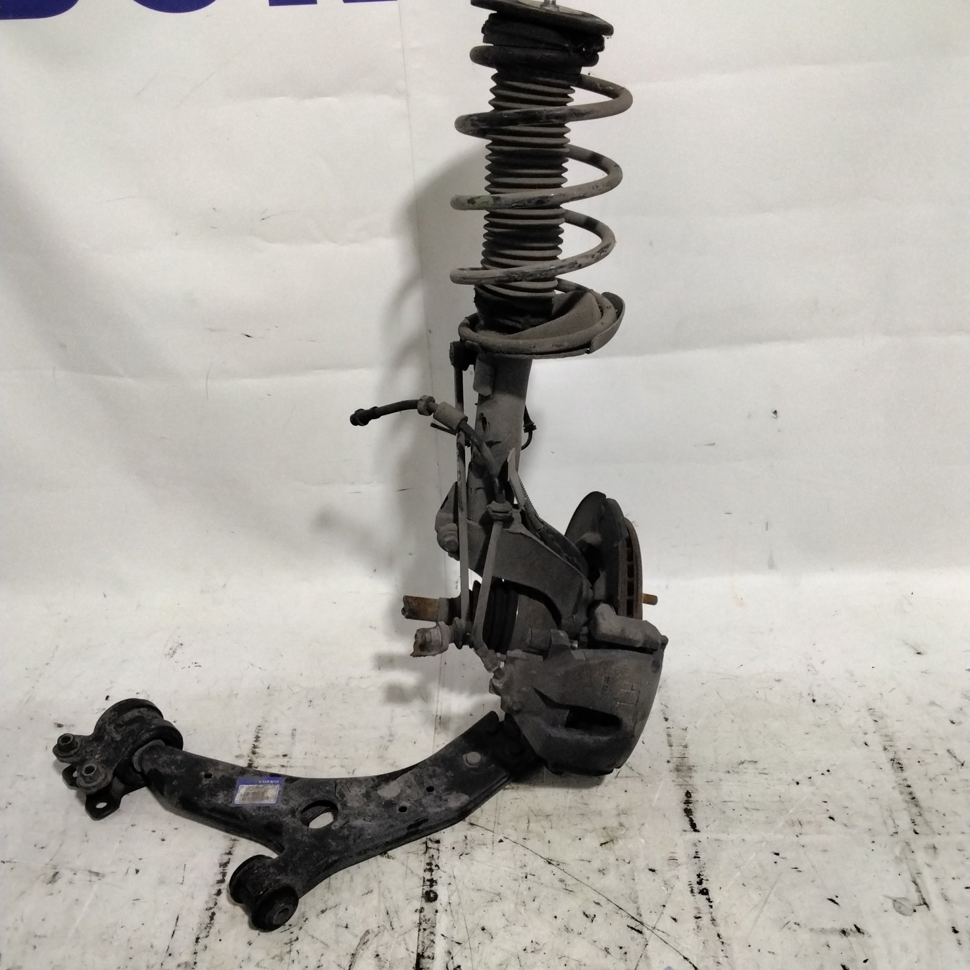 Maza + amortiguador delantero izquierdo Volvo S40 2.0 gasolina año 2008