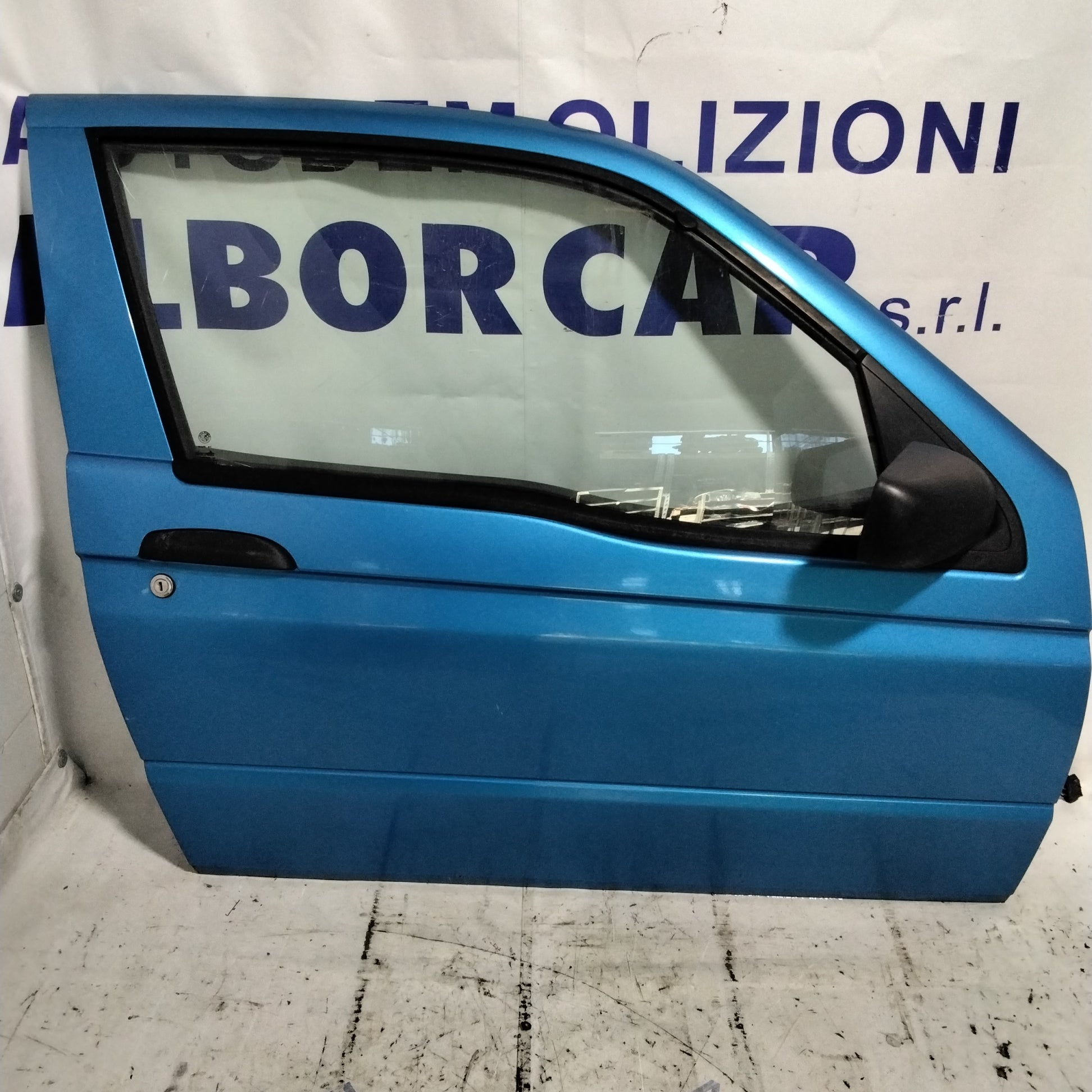 puerta delantera derecha alfa romeo 145 año 1996