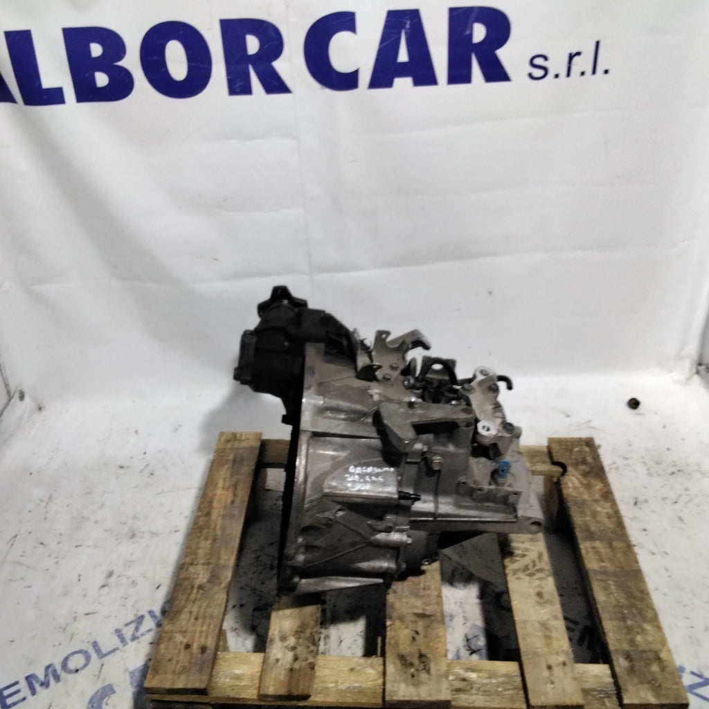 Permuto Nissan Qashqai 4x4 2.0 diésel año 2008