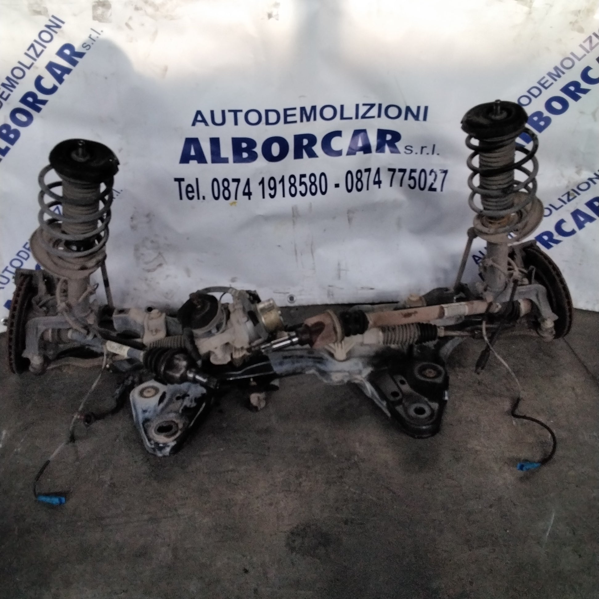 Eje delantero (COMPLETO) Peugeot 208 1.6 hdi año 2012