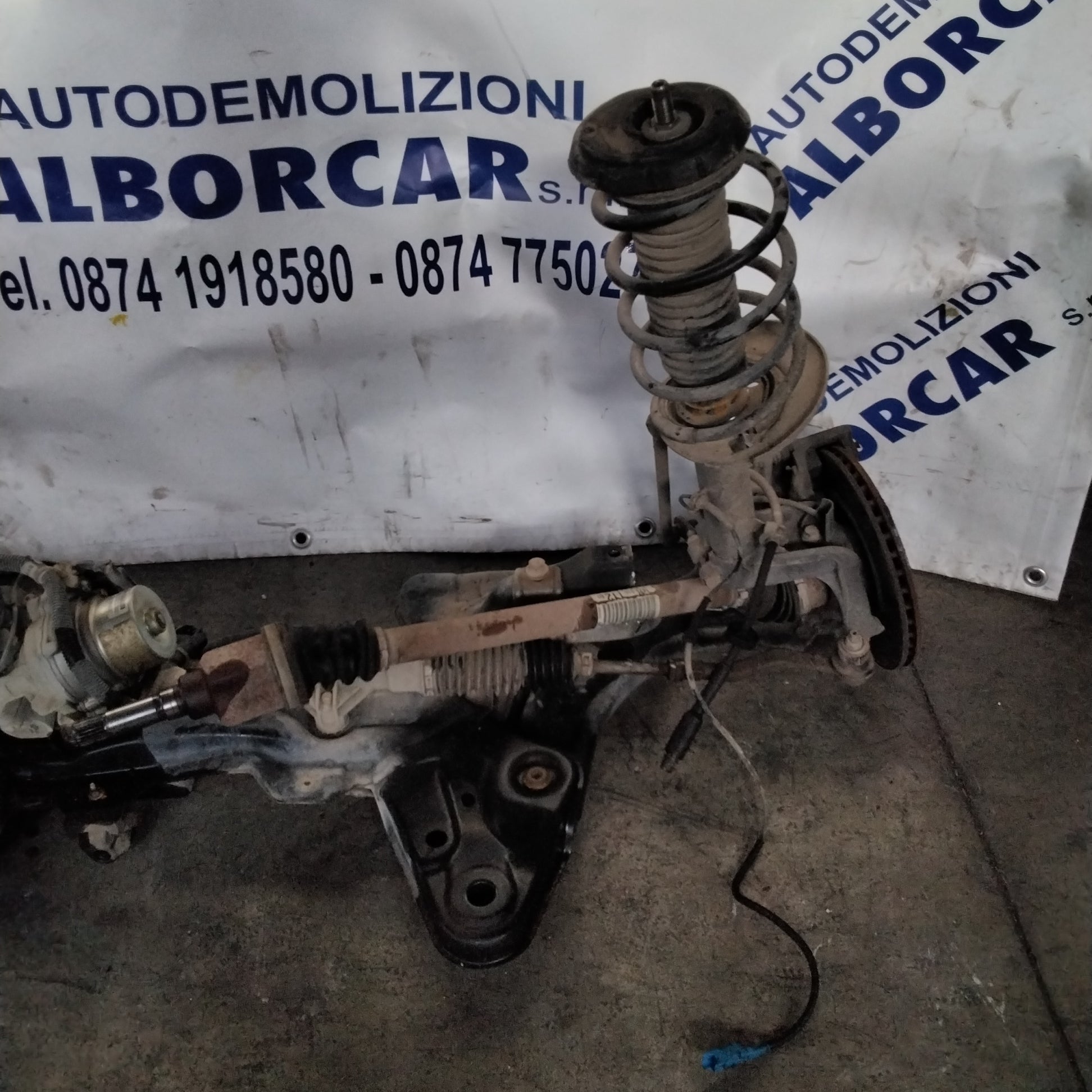 Eje delantero (COMPLETO) Peugeot 208 1.6 hdi año 2012