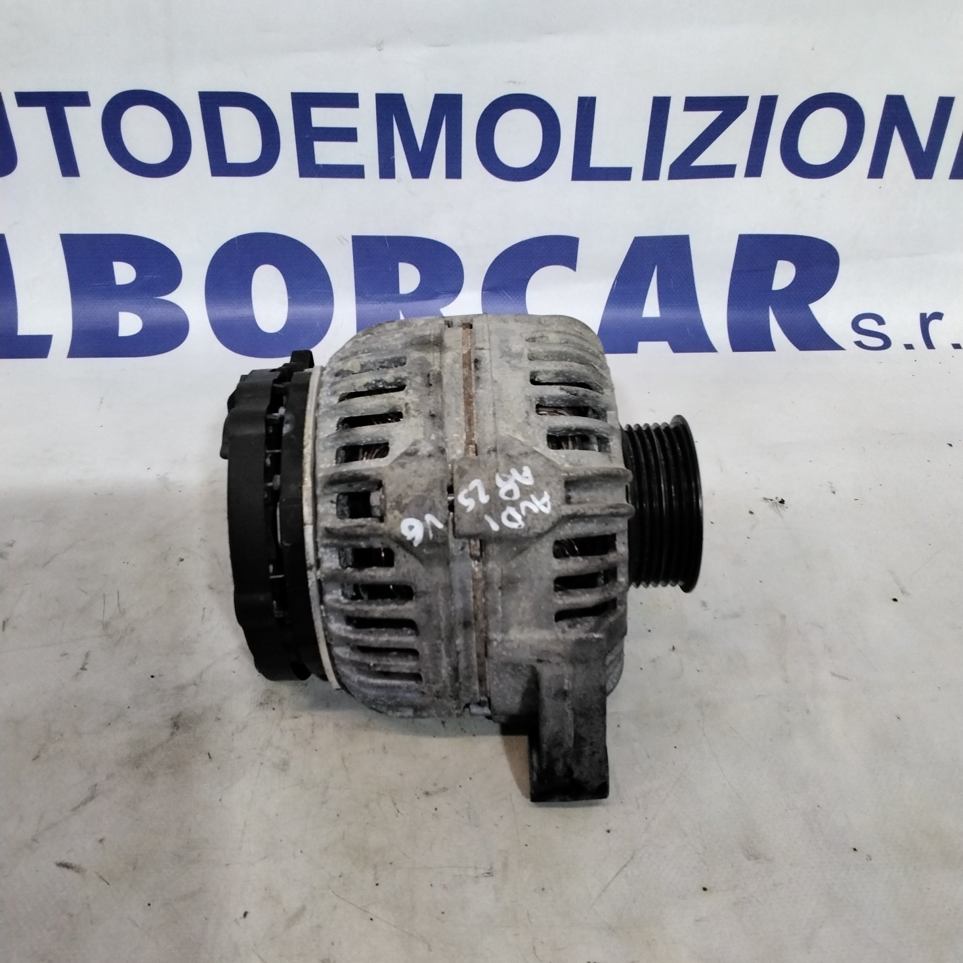 Alternatore audi a8 2.5 tdi anno 2001 codice:0124515028(sf15p5)
