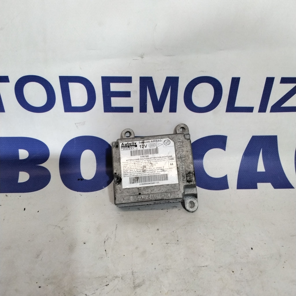 Airbag control unit Lancia Ypsilon year 2006 code: 51867089