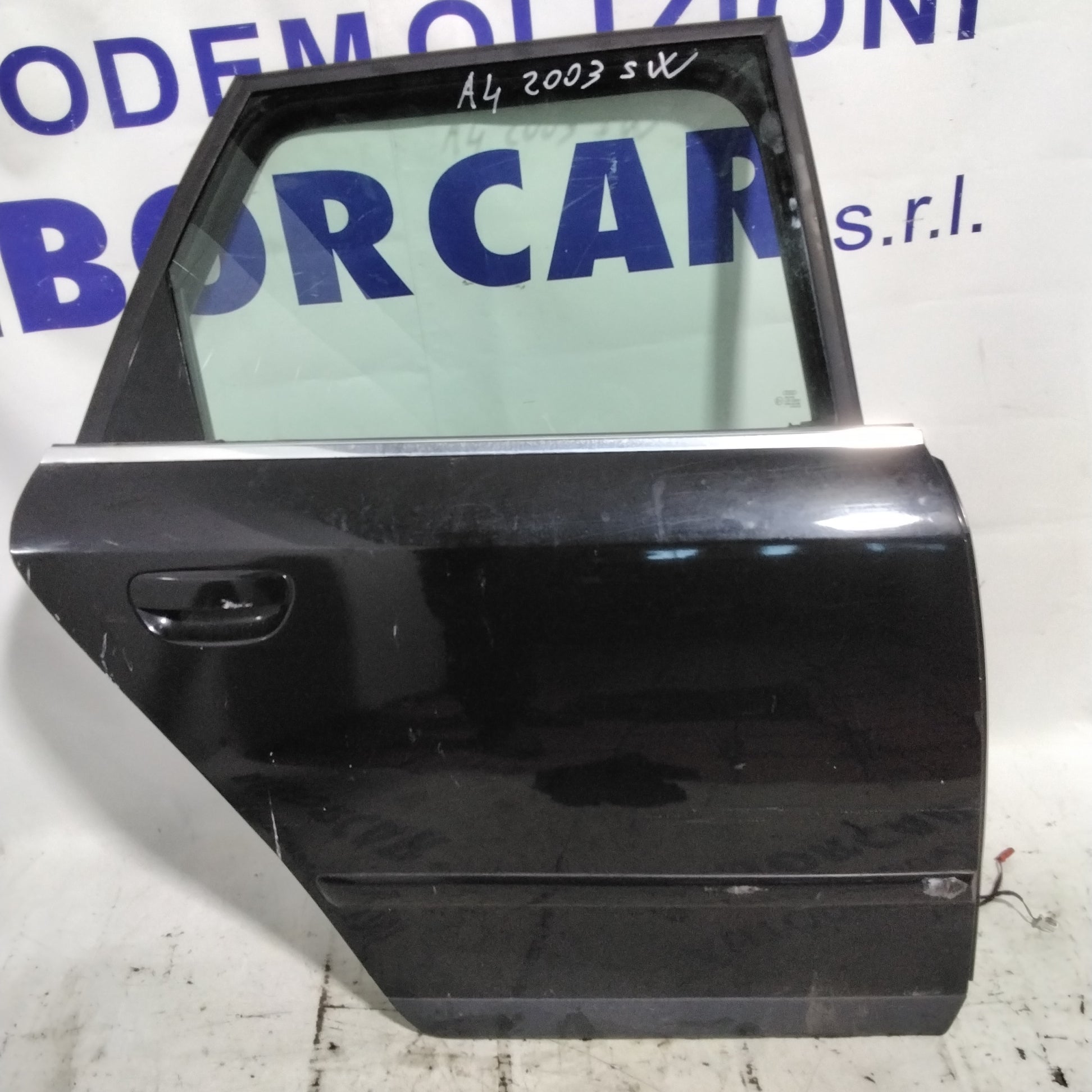 Portón trasero derecho Audi A4 B6 año 2003
