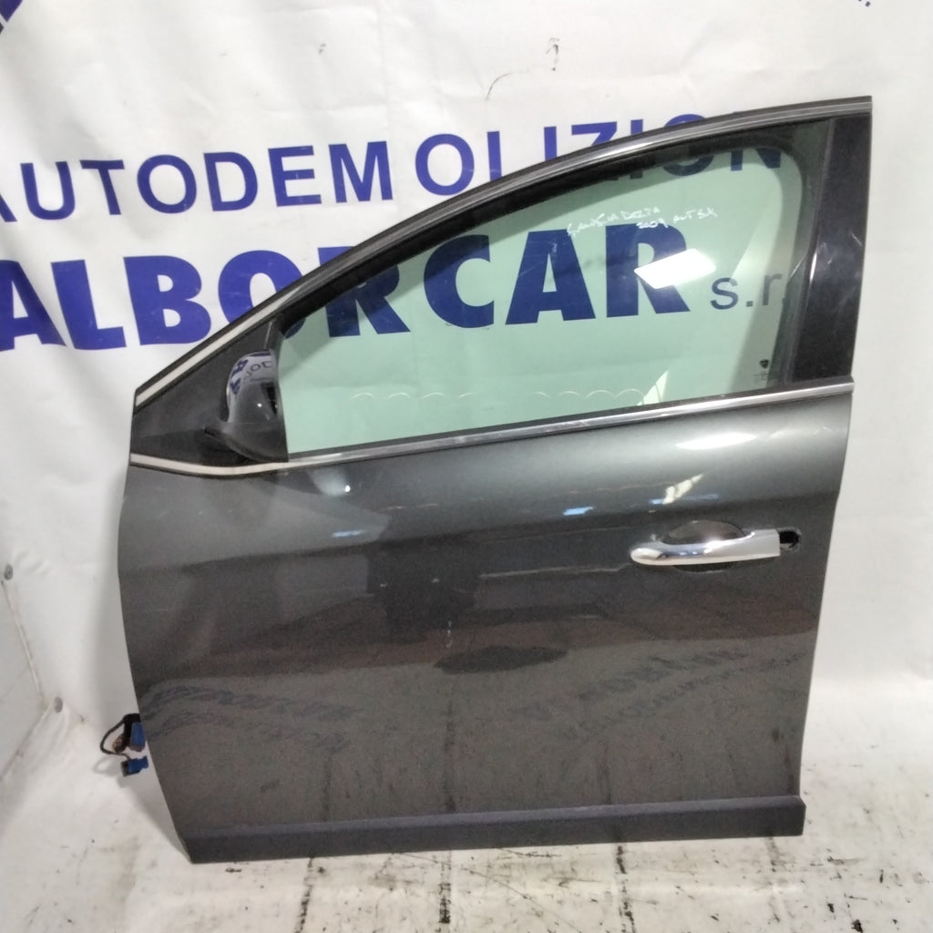 Puerta delantera izquierda Lancia Delta año 2009