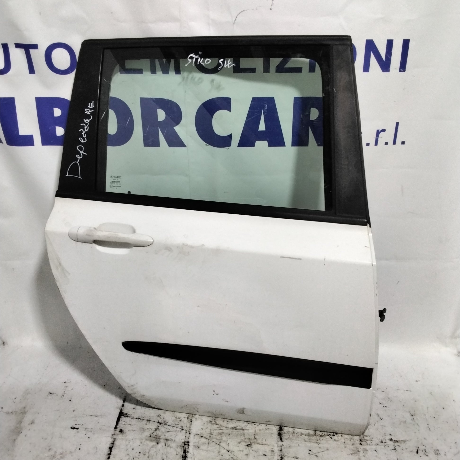 Puerta trasera derecha Fiat Stilo SW año 2005