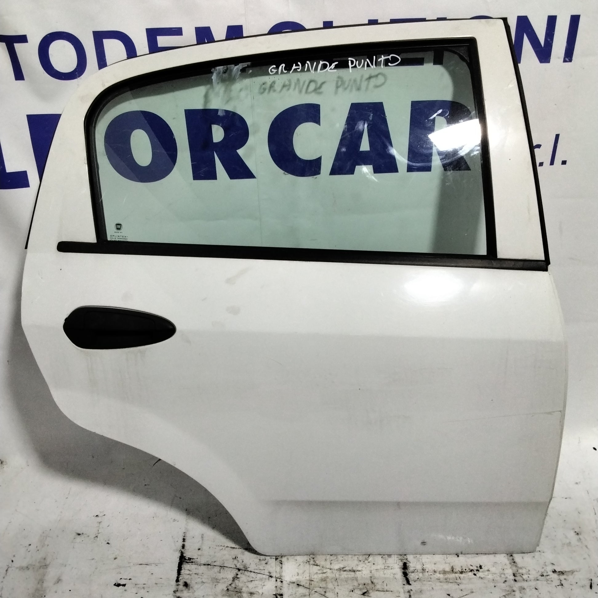 Puerta trasera derecha (completa) Fiat Grande Punto año 2007
