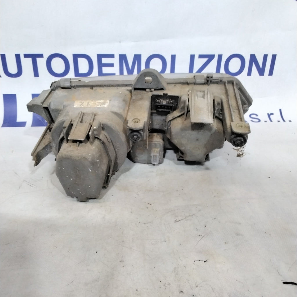 Faro delantero izquierdo Alfa Romeo 145 año 1998 código: 302143119 (sf8p5)