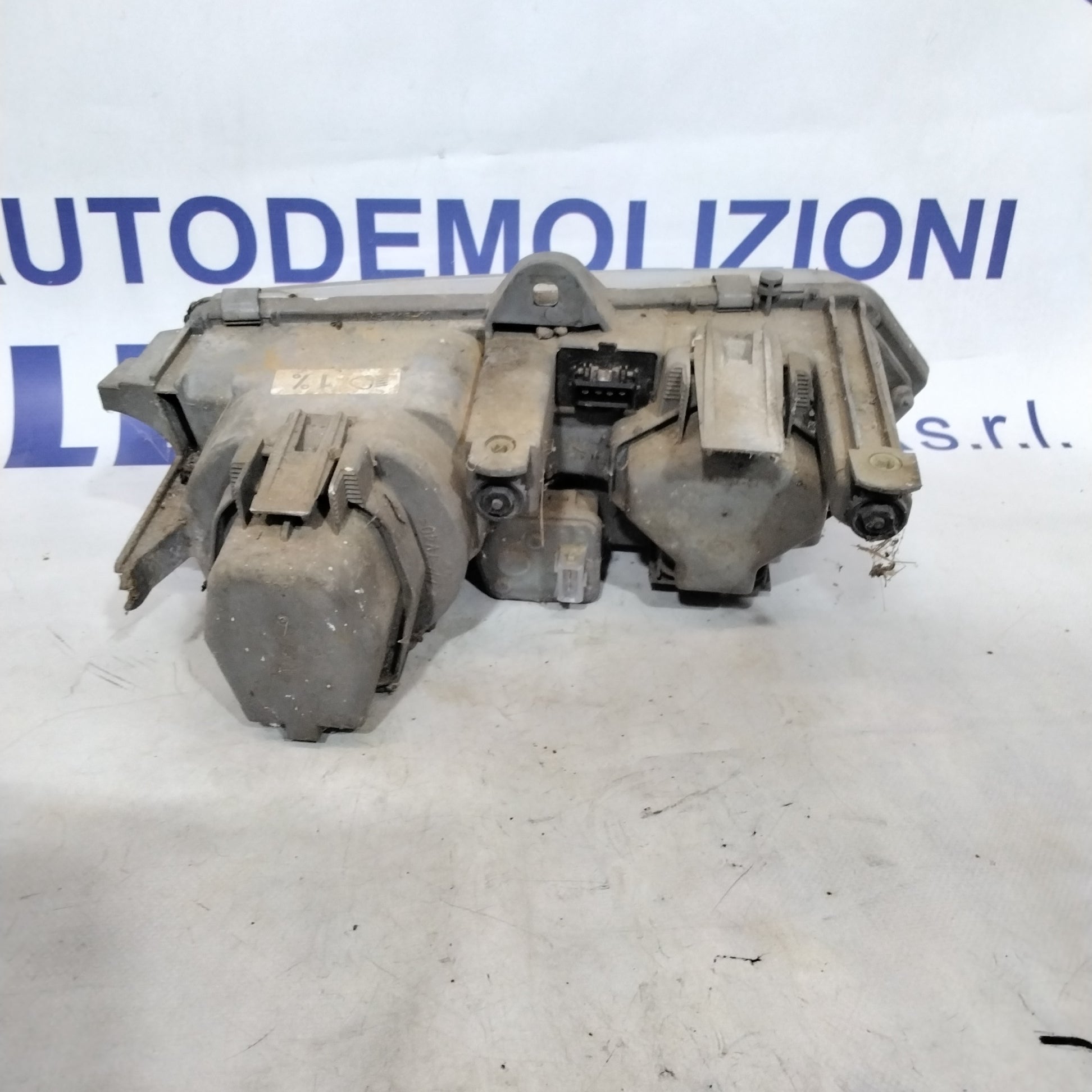 Faro delantero izquierdo Alfa Romeo 145 año 1998 código: 302143119 (sf8p5)