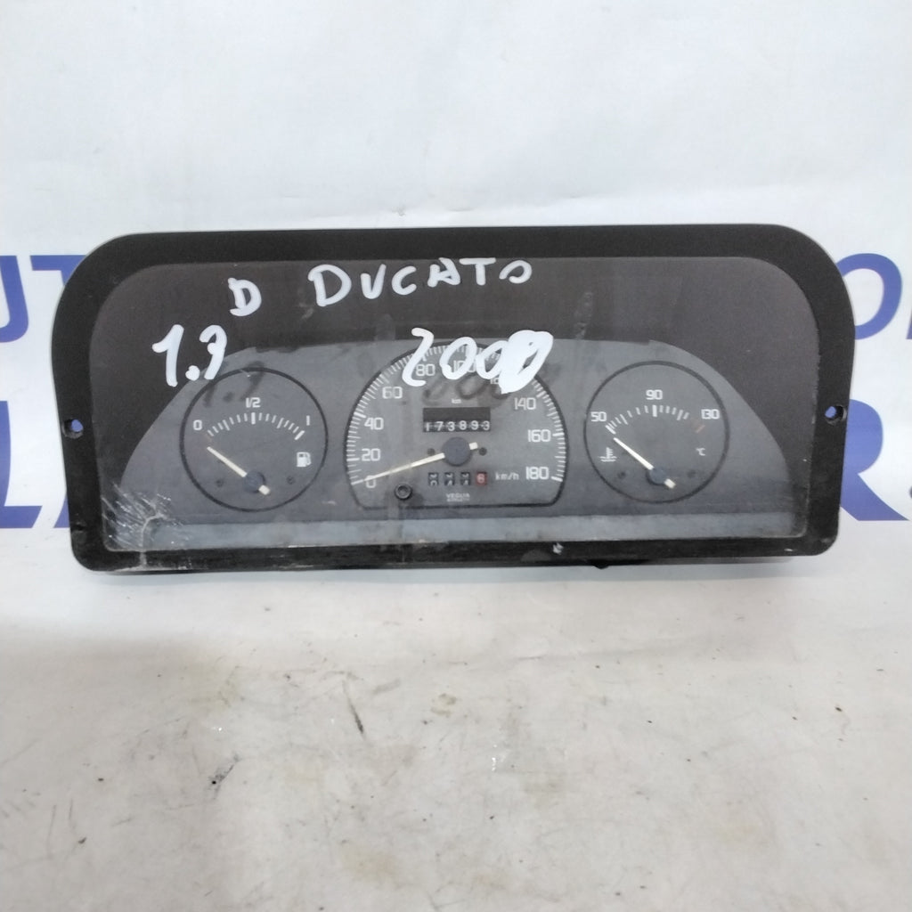 Tablero de instrumentos / cuentakilómetros Fiat Ducato 1.9 diésel año 2000 código: 6047240050