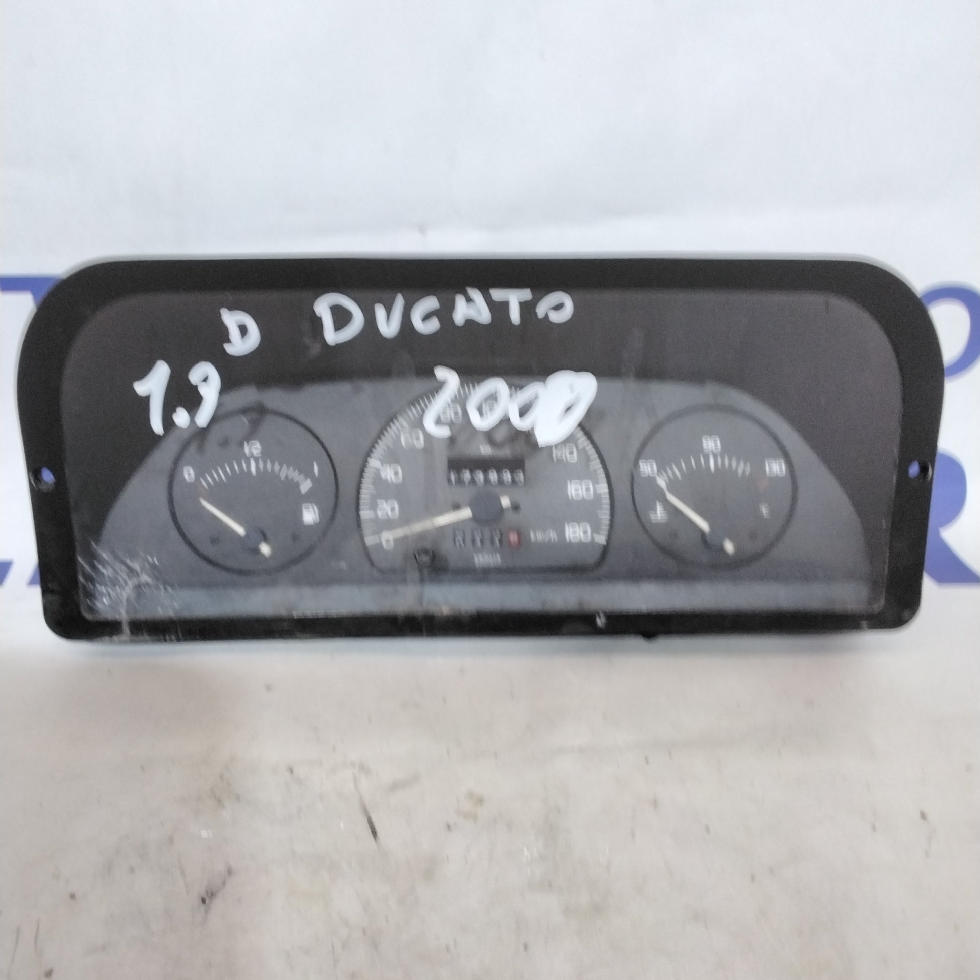 Tablero de instrumentos / cuentakilómetros Fiat Ducato 1.9 diésel año 2000 código: 6047240050