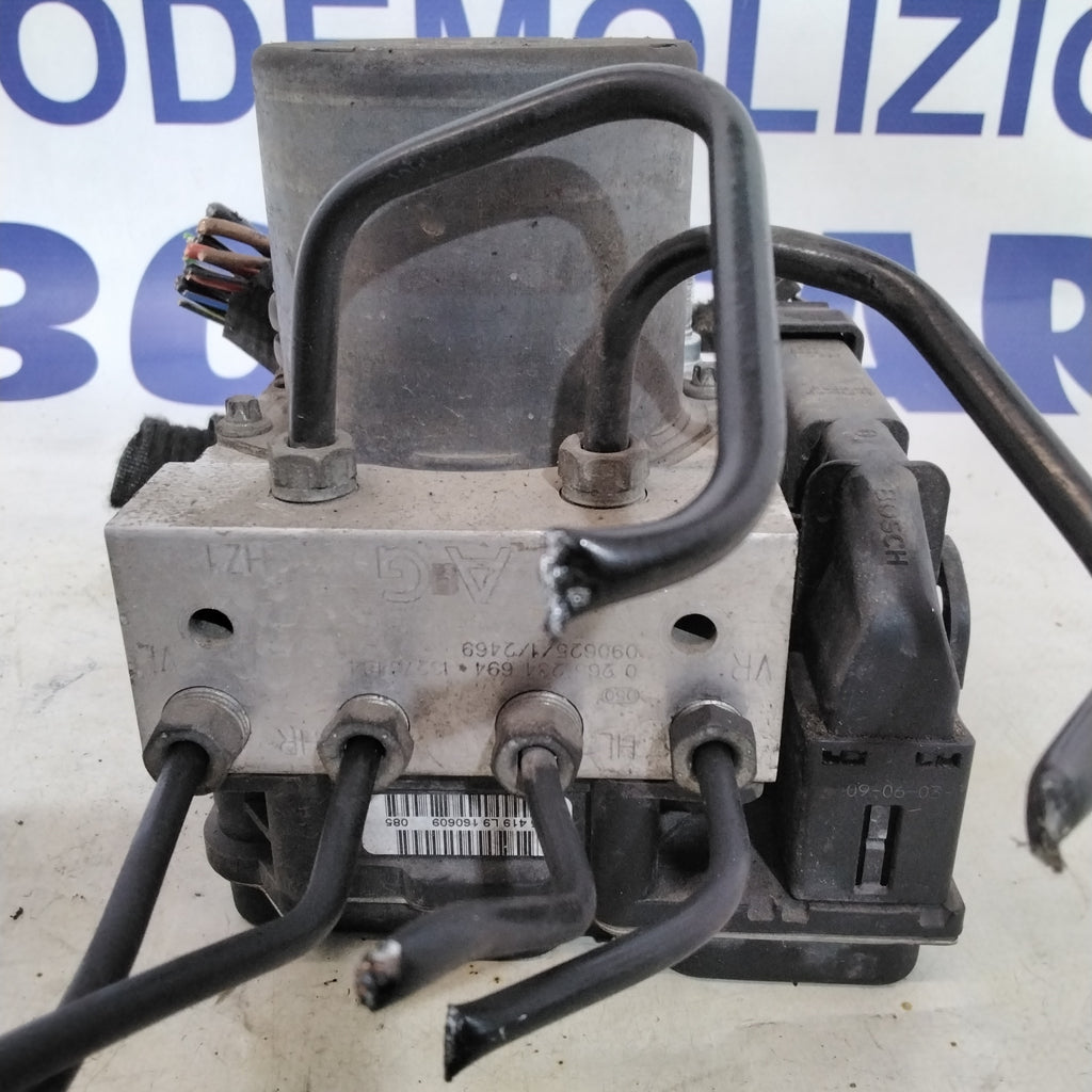 Módulo de control de bomba ABS Opel Meriva 1.4 gasolina año 2009 código: 0265234694