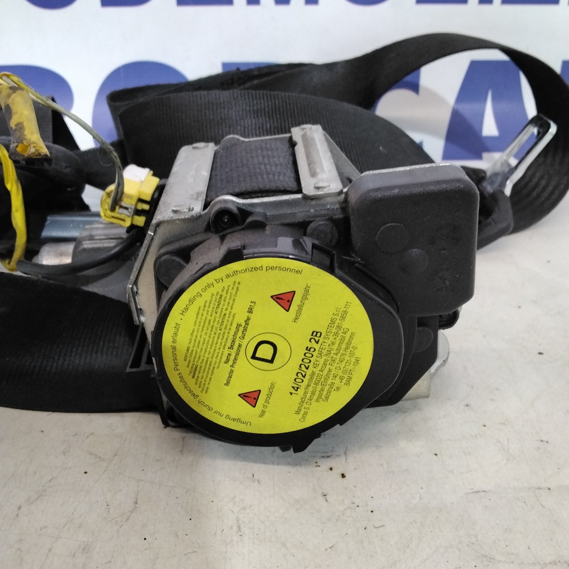 Cinturón de seguridad derecho Alfa Romeo 147 año 2005 código:309559