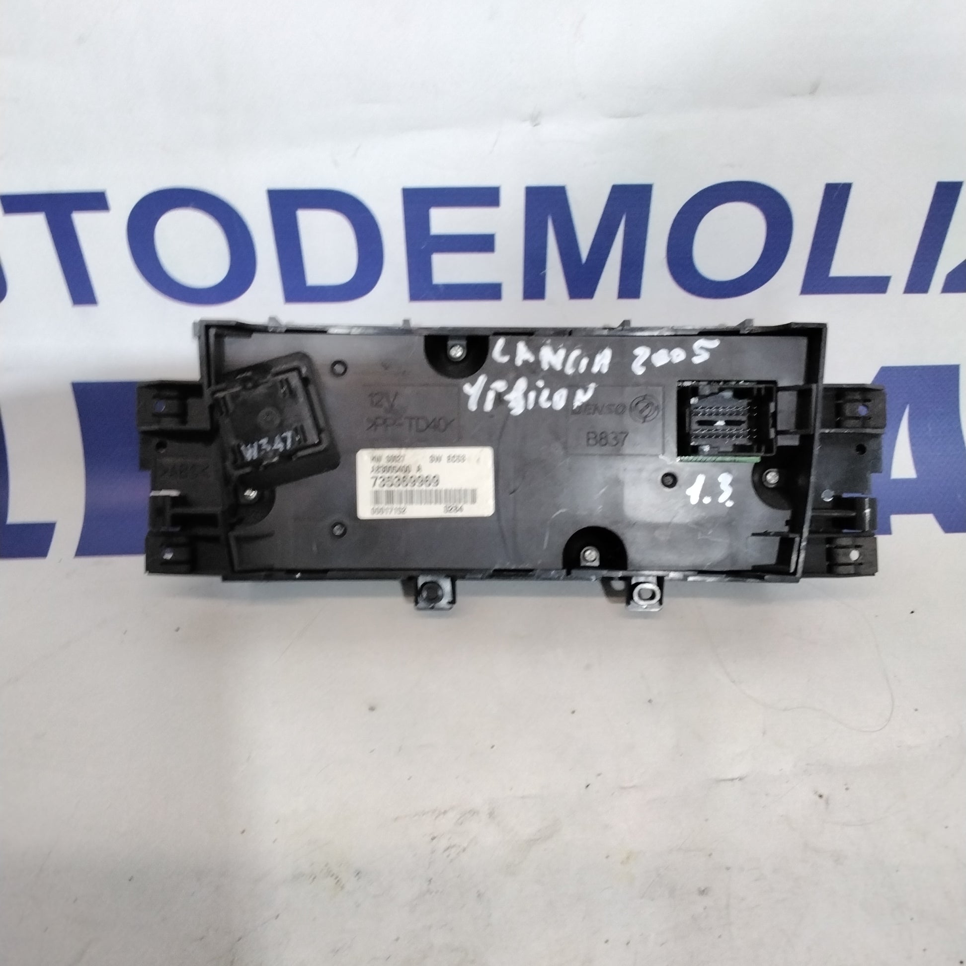 Automatic air conditioning/heating control Lancia Ypsilon 1.3 Multijet year 2005 part number: 735369969