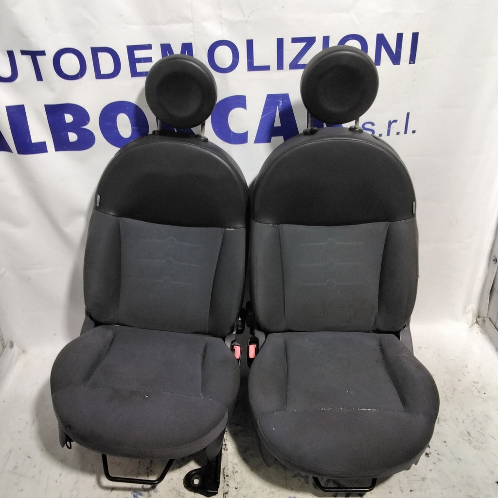 Tappezzeria FIAT 500  ANNO 2007  (leggermente strappata come in foto)